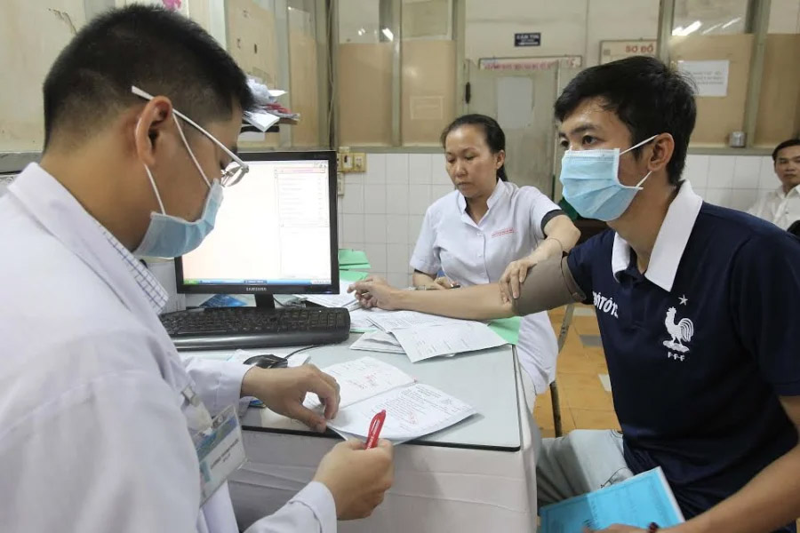 Kể từ 1/6/2025: Người dân đi khám chữa bệnh Bảo hiểm y tế cần biết điều này để không mất quyền lợi - ảnh 2
