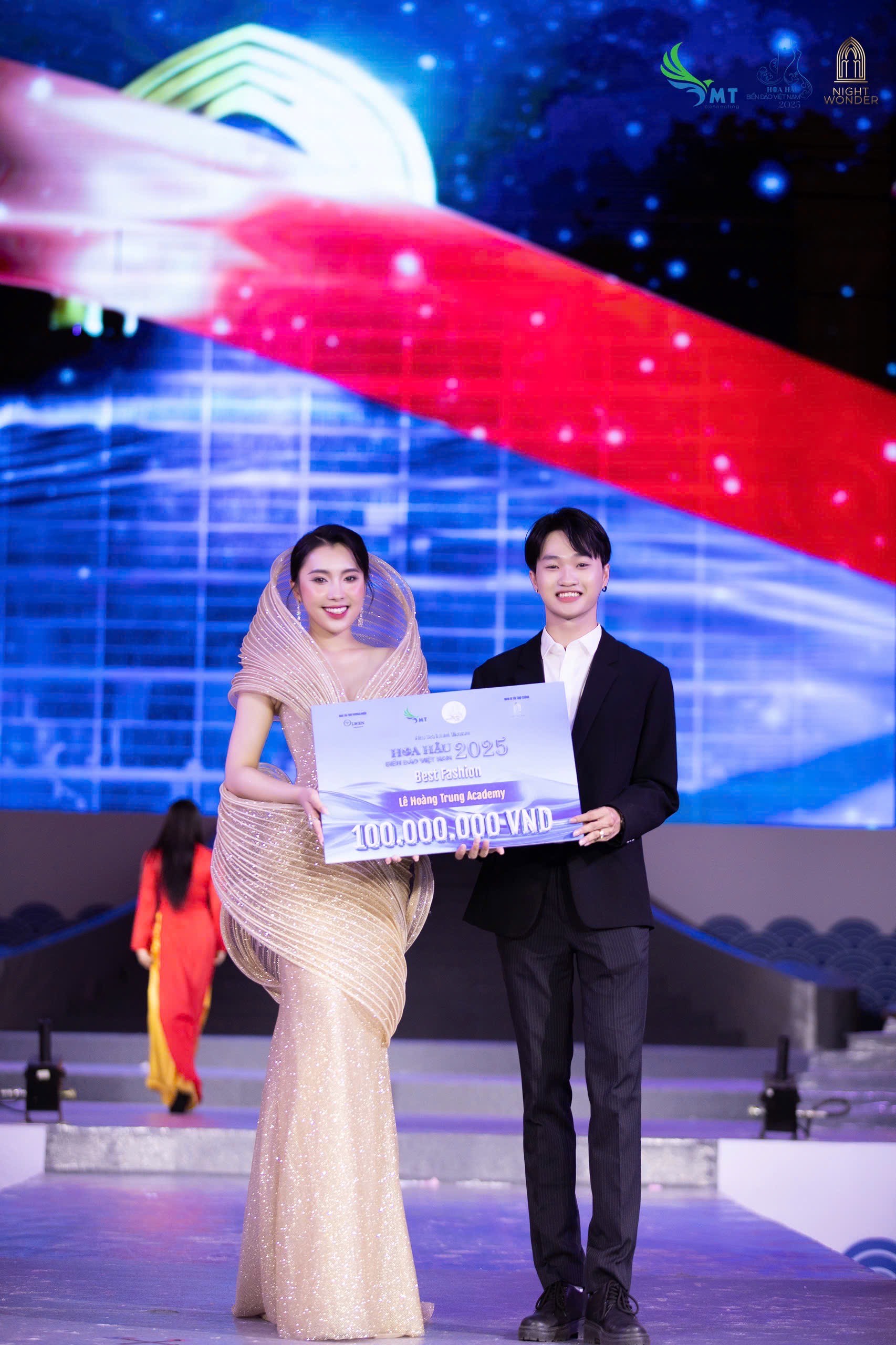 Phùng Thanh Hằng chiến thắng ‘Best Fashion’ tại Hoa hậu Biển Đảo Việt Nam 2025 - ảnh 1