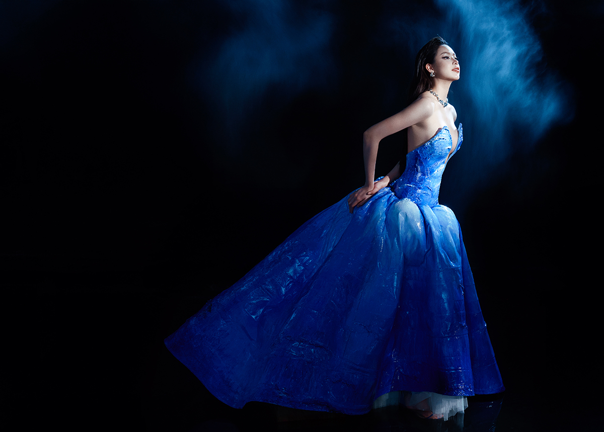 Hoa hậu Thanh Thủy làm nàng thơ trong BST 'The Light of Water” của NTK Lê Thanh Hòa - ảnh 8