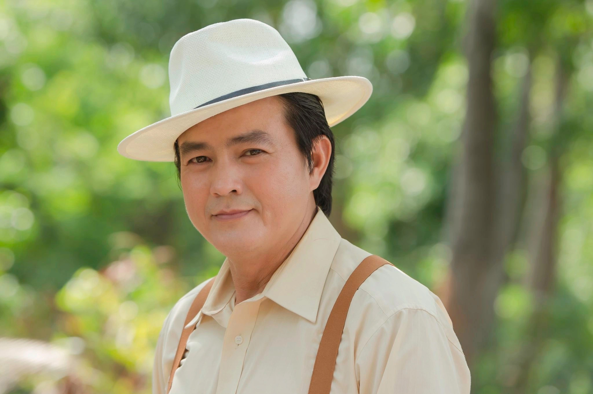 Thời gian qua, Cao Minh Đạt vẫn tất bật với công việc nghệ thuật, vừa tham gia các dự án phim, vừa dành thời gian chăm sóc vợ Ảnh: FBNV