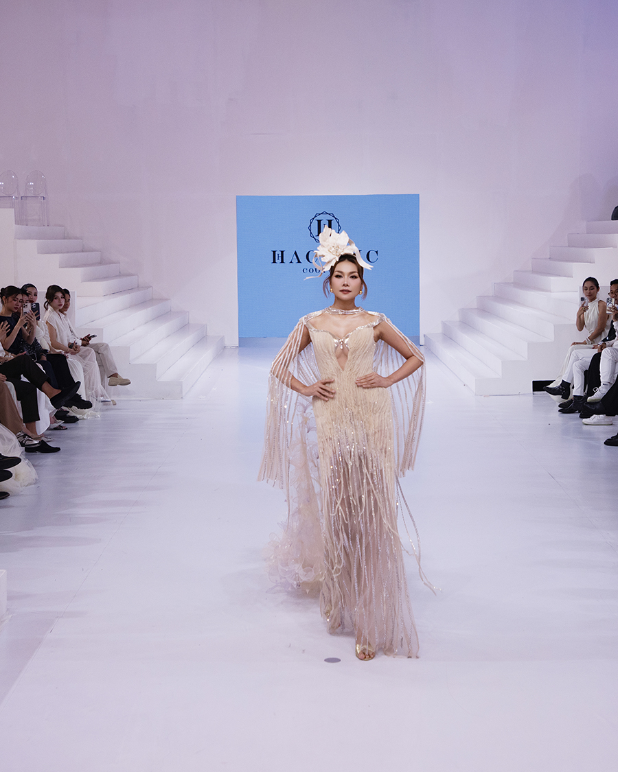 Làm veddette 2 show trong 1 đêm, Thanh Hằng biến hóa ấn tượng - ảnh 2