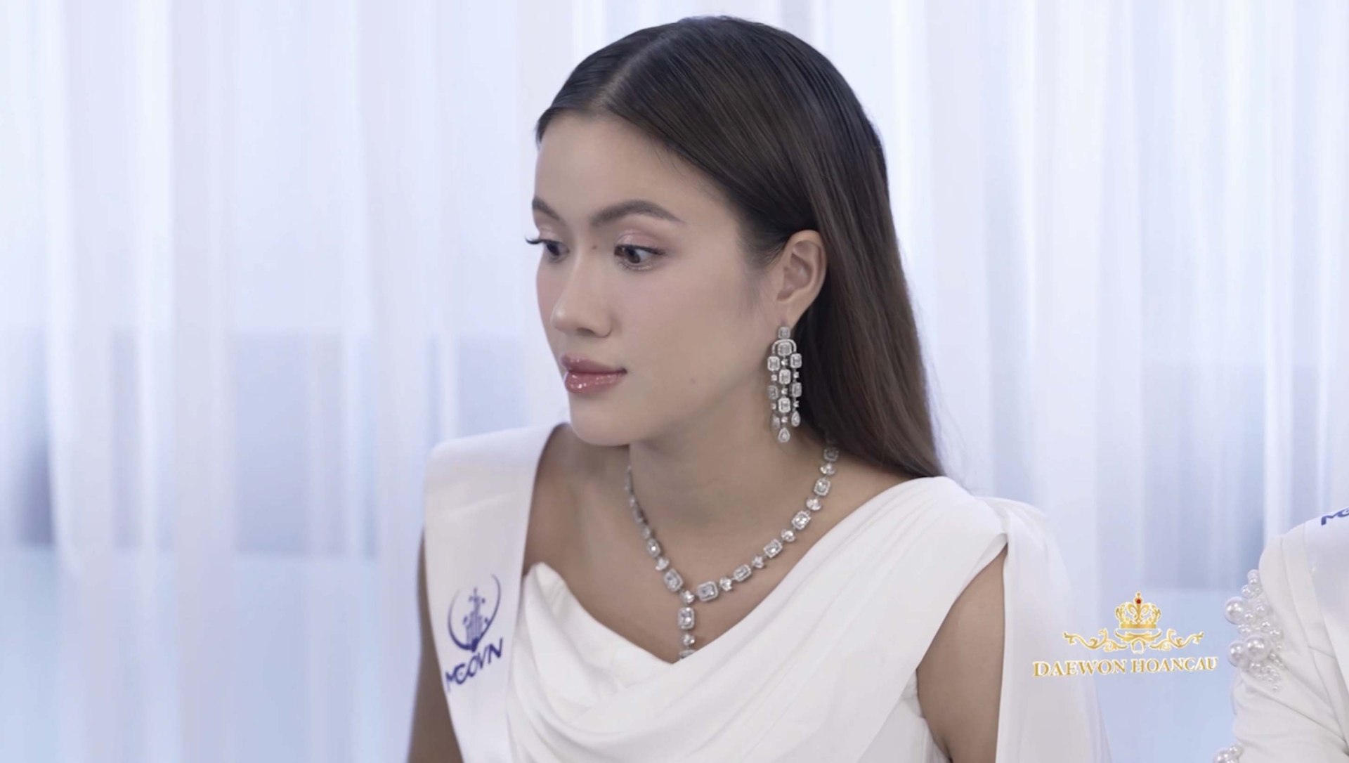 Minh Nhàn bật khóc thể hiện chính kiến, bảo vệ đội trưởng giữa những bất đồng trong team tại Miss Cosmo Vietnam - ảnh 2