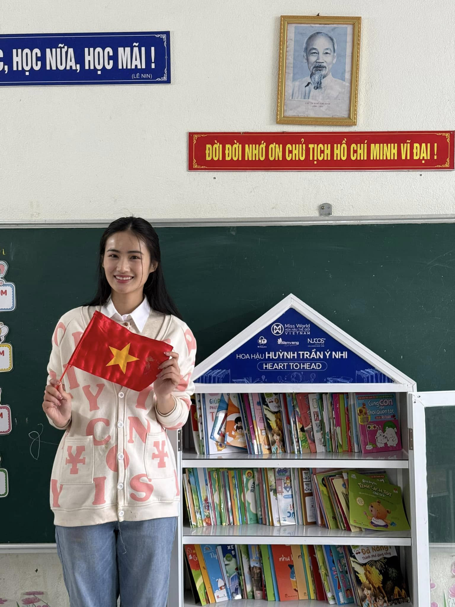 Hoa hậu Ý Nhi vào top 8 Dự án nhân ái tại Miss World - ảnh 1