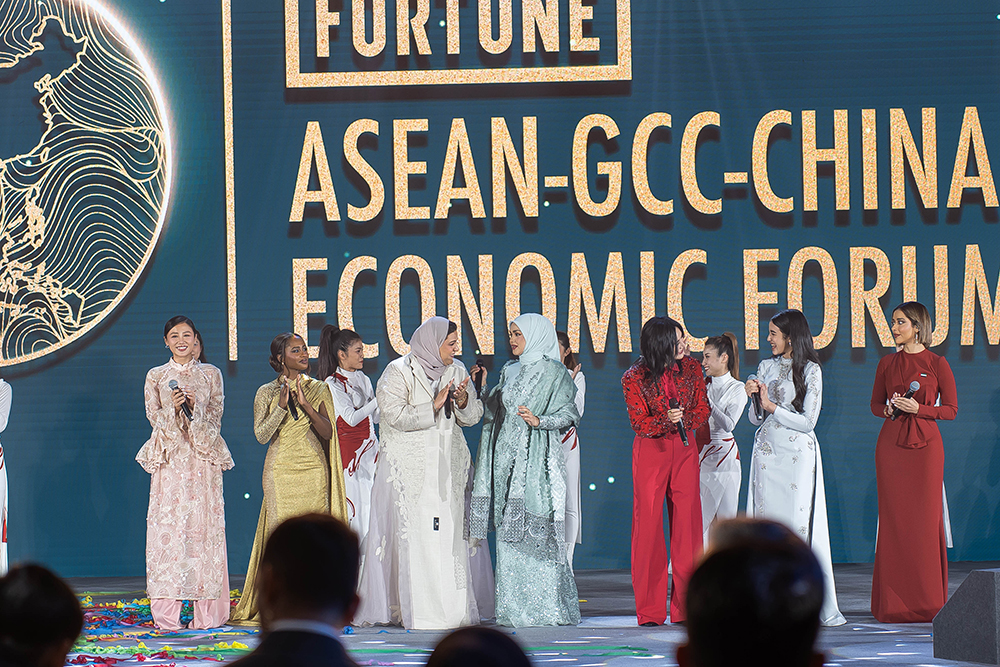 Văn Mai Hương đại diện nghệ sĩ Việt Nam biểu diễn tại Diễn đàn kinh tế ASEAN – GCC – TRUNG QUỐC 2025 - ảnh 1