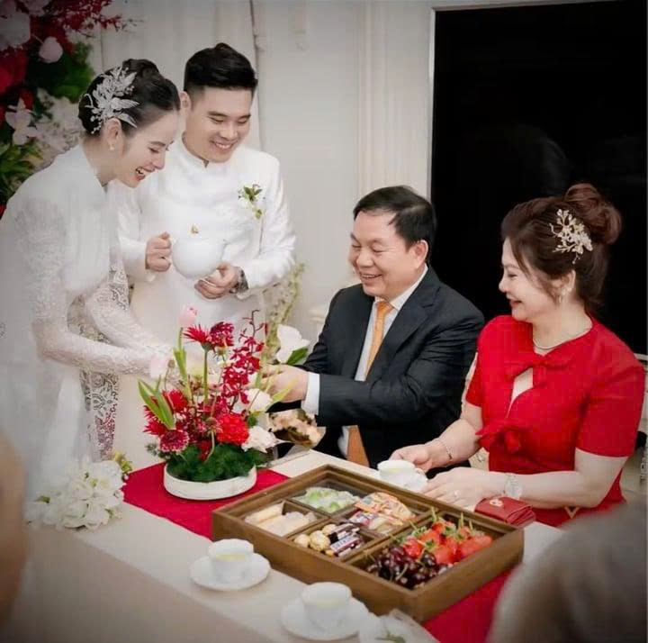 'Kim Tae Hee Việt Nam' lộ diện hậu lấy chồng hào môn - ảnh 1