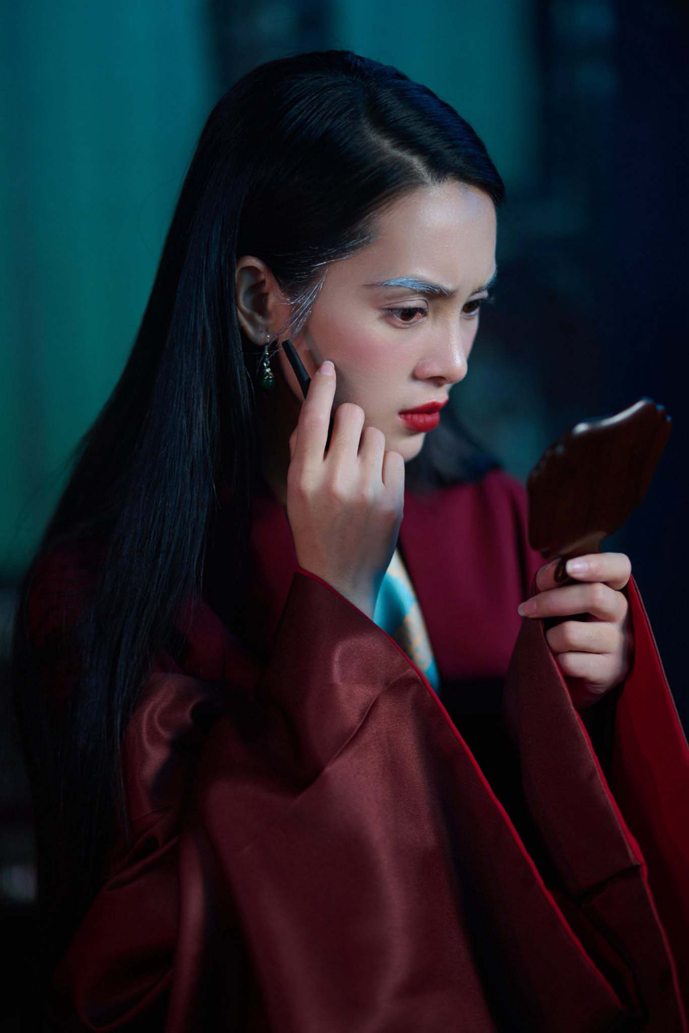 Nguyễn Trần Trung Quân gây tò mò với tạo hình vừa cổ trang vừa hiện đại trong MV mới - ảnh 4