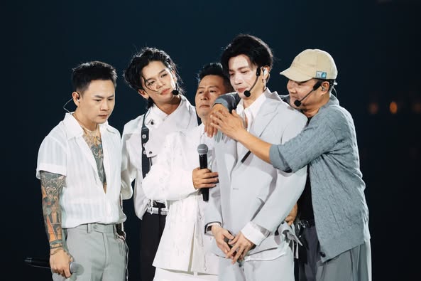 Concert 'Anh trai vượt ngàn chông gai': Mưa, nước mắt và tình yêu âm nhạc - ảnh 5