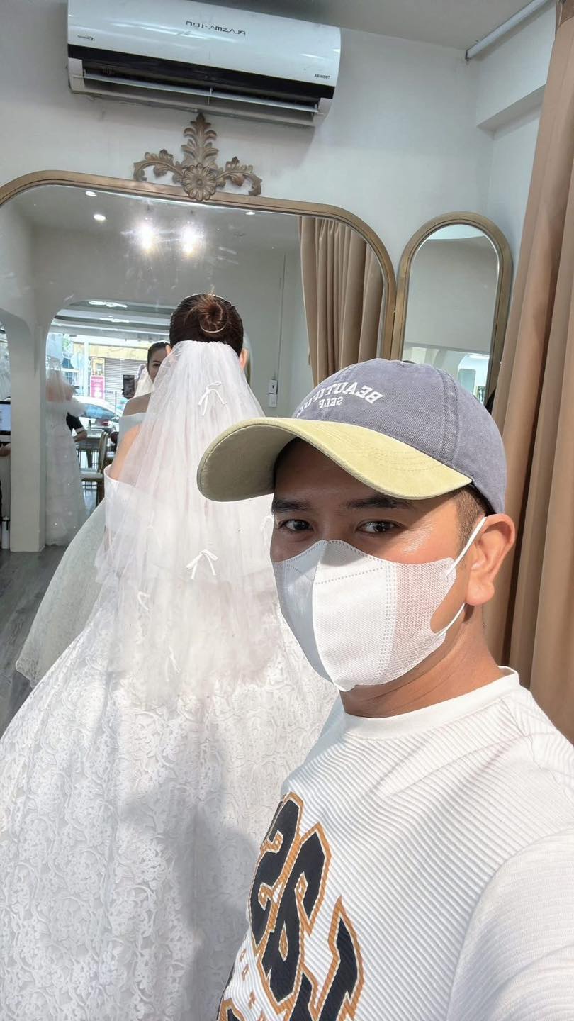 Hùng Thuận dẫn vợ sắp cưới đi thử váy cô dâu