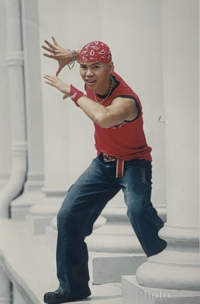Phan Đinh Tùng kể về bức ảnh “định mệnh” với bà xã Thái Ngọc Bích trong MV lyrics Ngồi Bên Em - ảnh 3