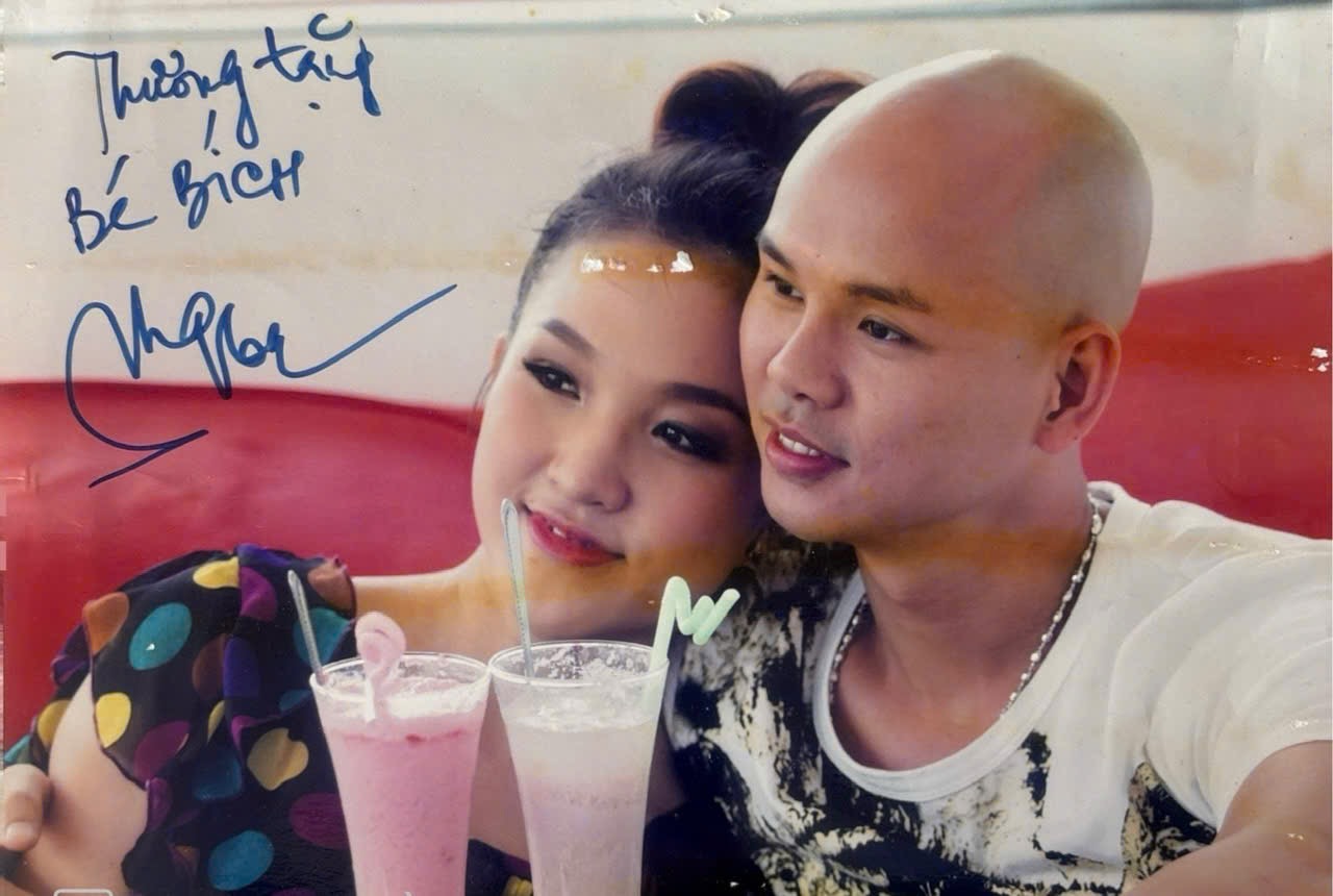 Phan Đinh Tùng kể về bức ảnh “định mệnh” với bà xã Thái Ngọc Bích trong MV lyrics Ngồi Bên Em - ảnh 5