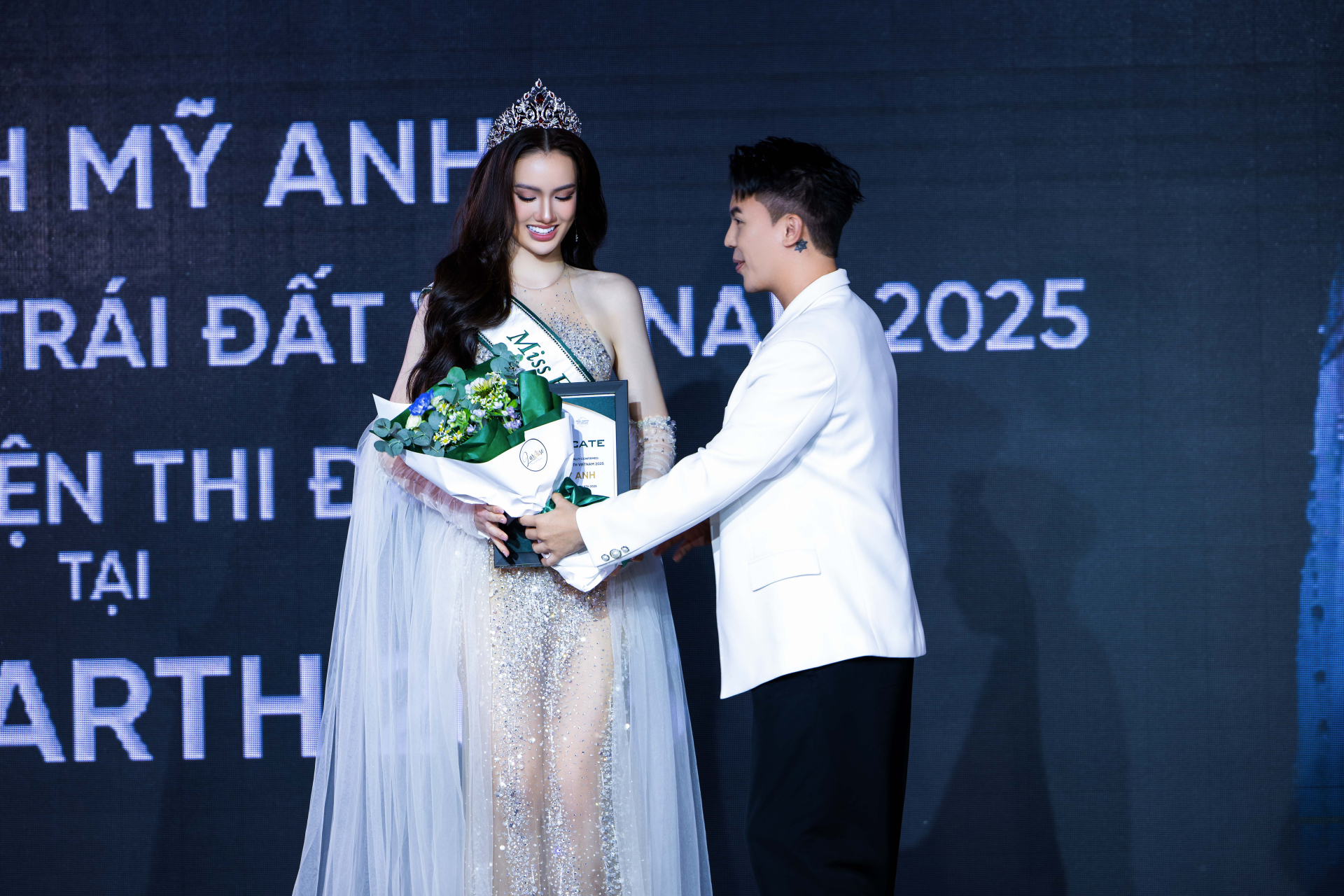 Miss Earth Vietnam bác bỏ tin đồn mua bán giải và nghi vấn top 4 biết trước câu hỏi, ưu ái tân hoa hậu - ảnh 4