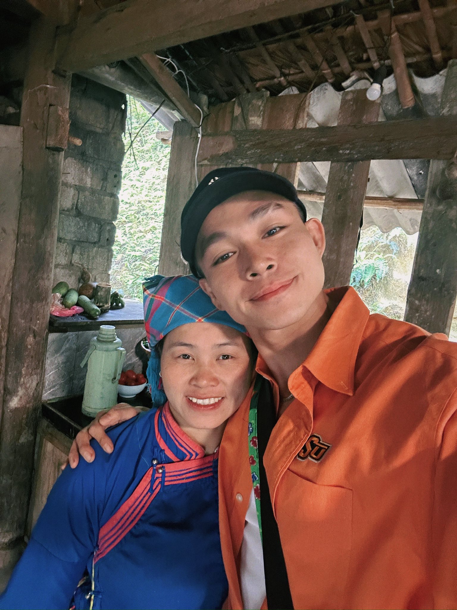 Chị Thông 'Gia đình Haha' thắng đời 1-0 khi có người chồng thầm lặng lý tưởng - ảnh 1