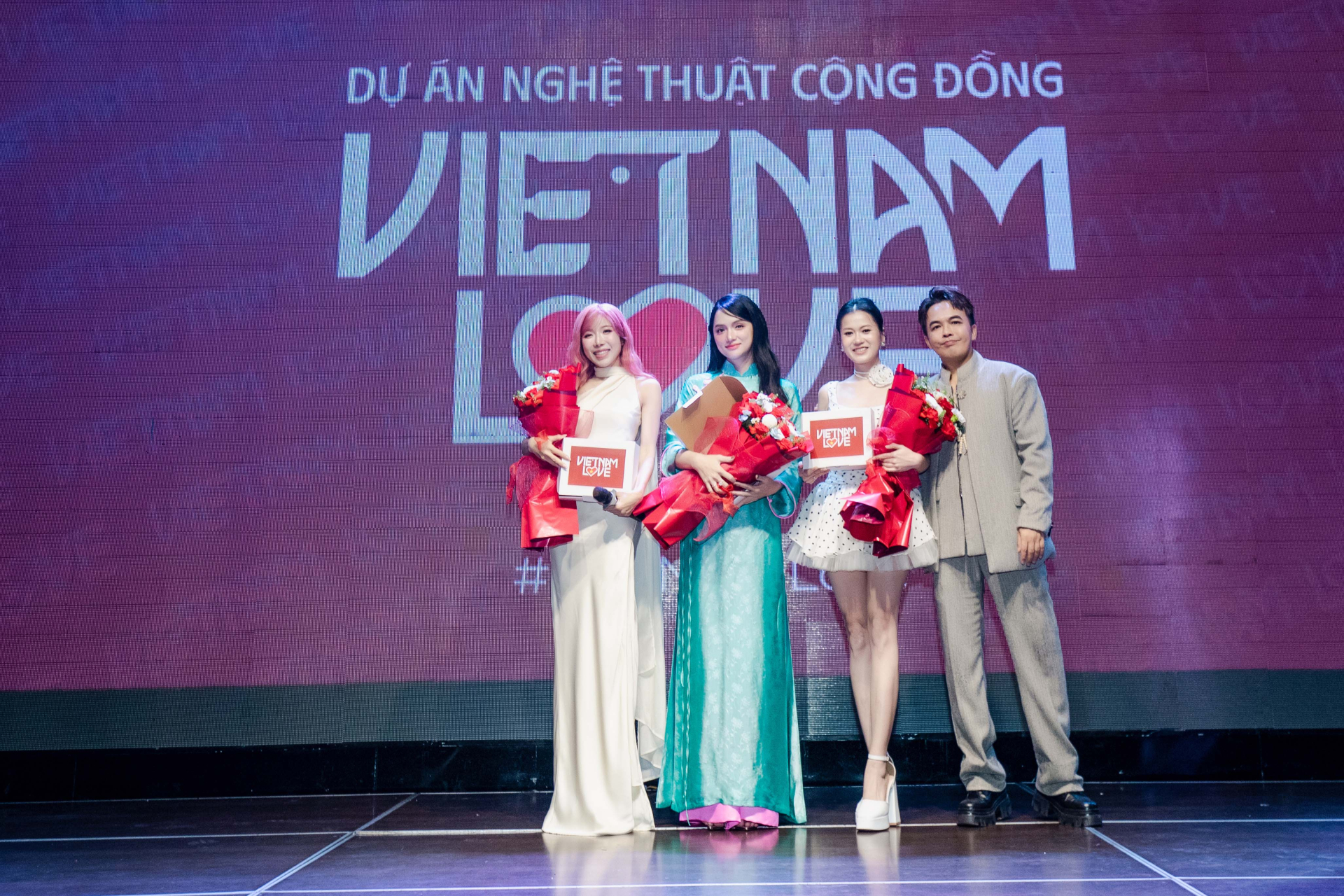 Dàn cast 'Gia đình Haha' kết hợp cùng dự án Viet Nam Love trồng cây xanh tại tp.HCM - ảnh 3
