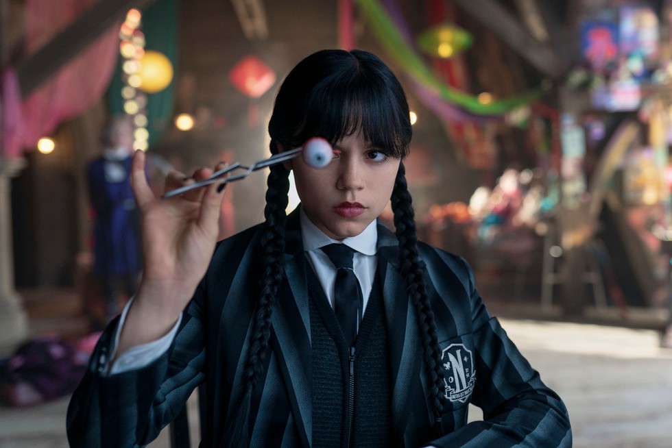 Review 'Wednesday' mùa 2, phần 1: Enid liệu có sống sót, xuất hiện nhân vật fan cuồng chiếm spotlight - ảnh 8