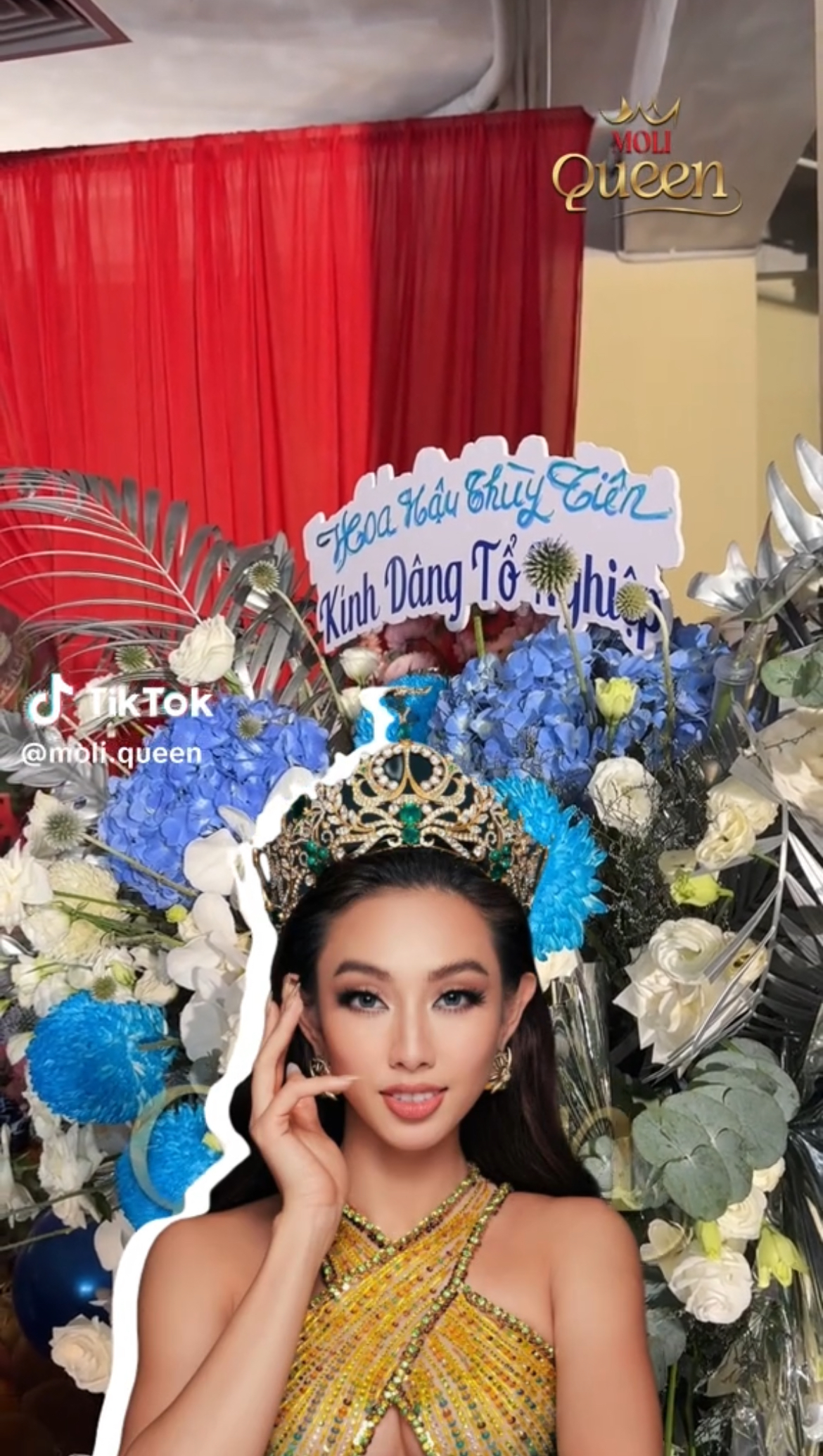 Hoa Hậu Thùy Tiên gửi tặng hoa kính dâng Tổ Nghiệp (Nguồn: moli.queen)