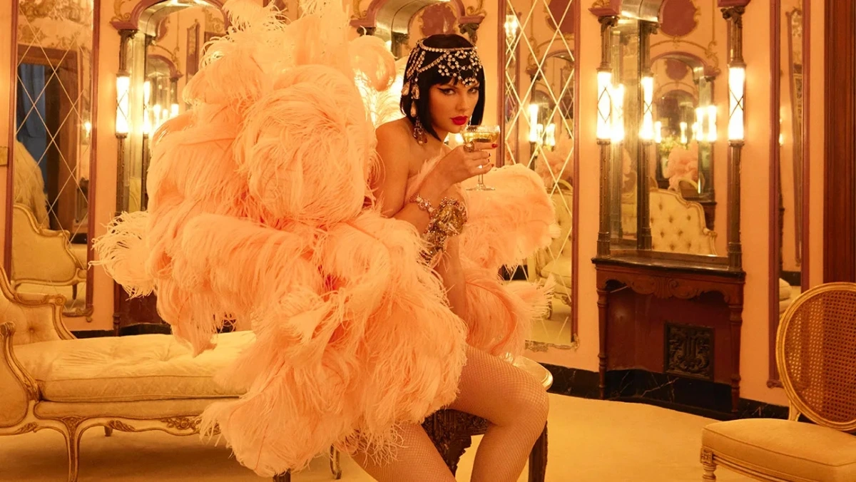 Taylor Swift trong 'The Life of a Showgirl'