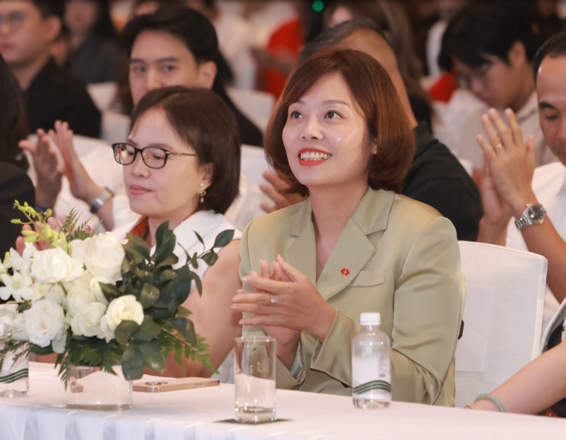 Bà Nguyễn Vân Linh – Phó Giám đốc Khối Ngân hàng Bán lẻ, Techcombank