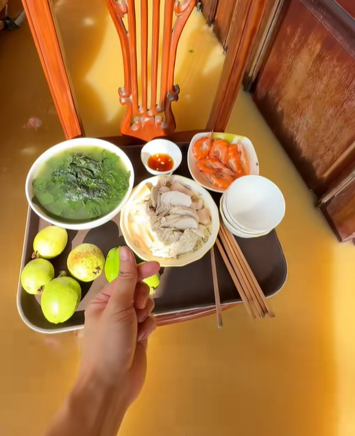 Hình ảnh bữa cơm cử