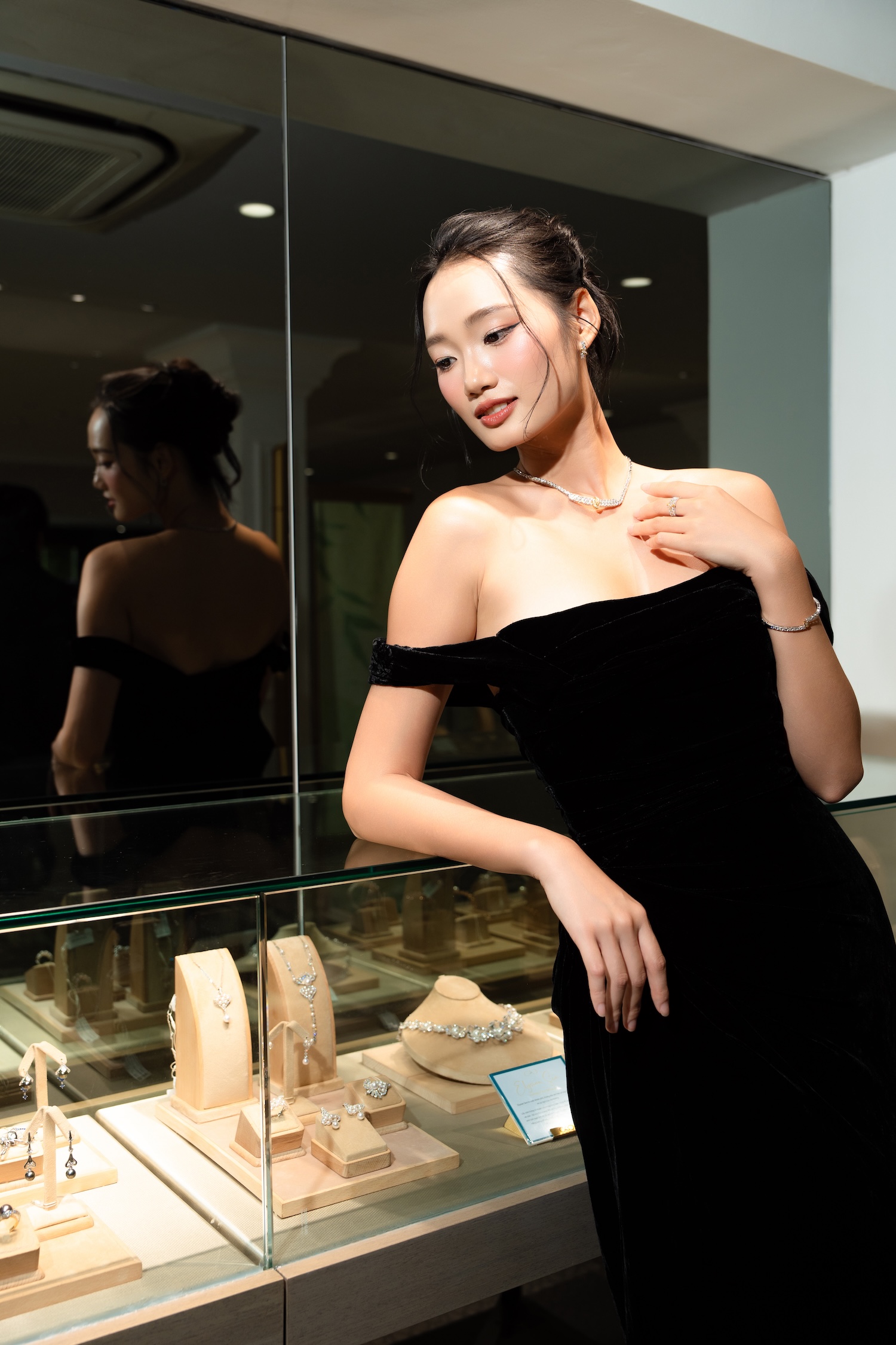 Siêu mẫu Lan Khuê hóa “nàng thơ kim hoàn” trong bộ trang sức trị giá hàng chục tỷ đồng - ảnh 7
