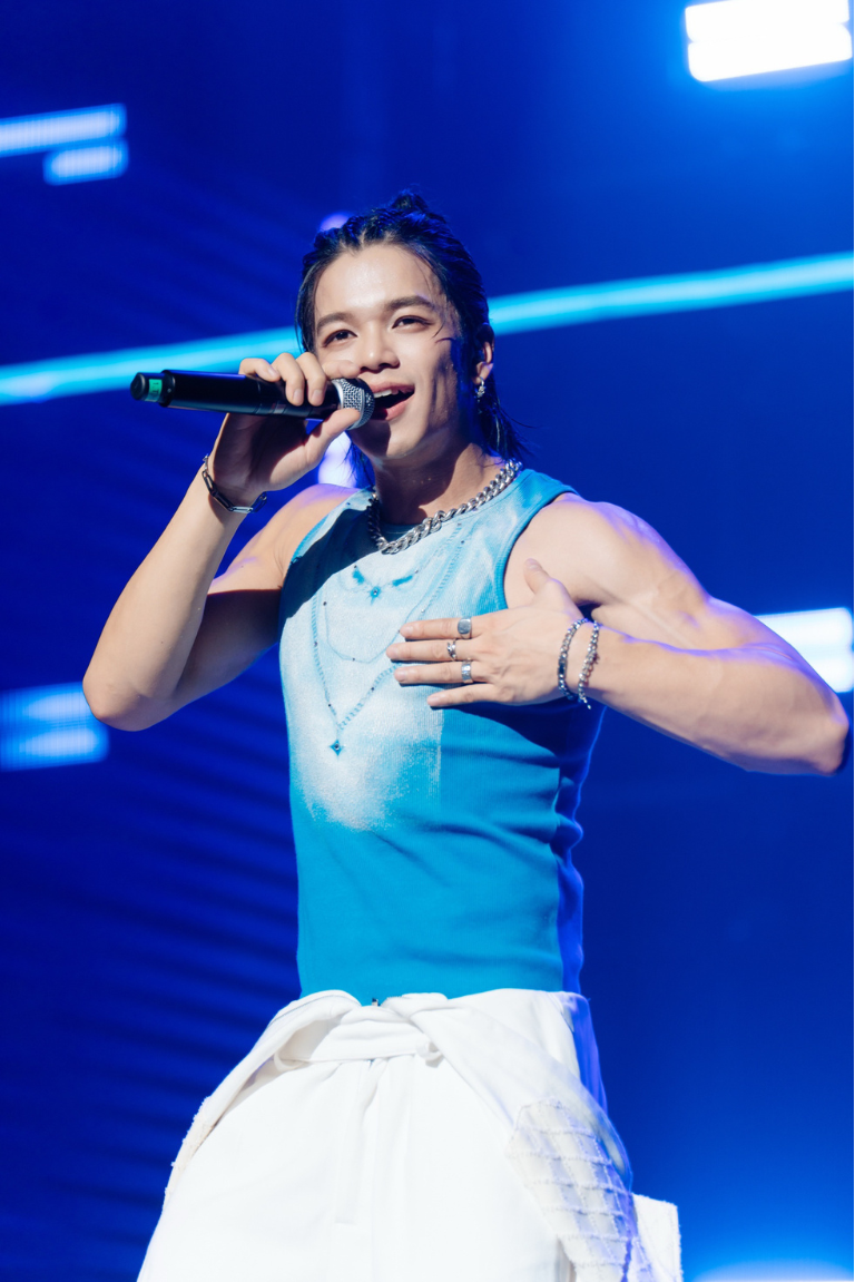(S)TRONG hát live với phong độ đỉnh cao