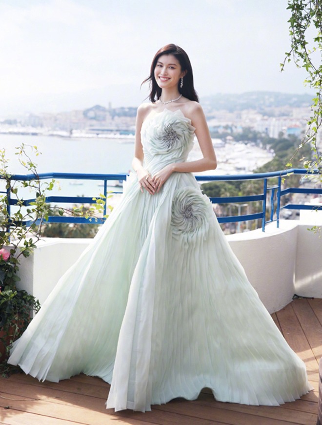 Vợ tổng tài hot nhất Trung Quốc: Siêu mẫu Tứ đại thiên thần nên duyên cùng Trần Vỹ Đình - ảnh 3
