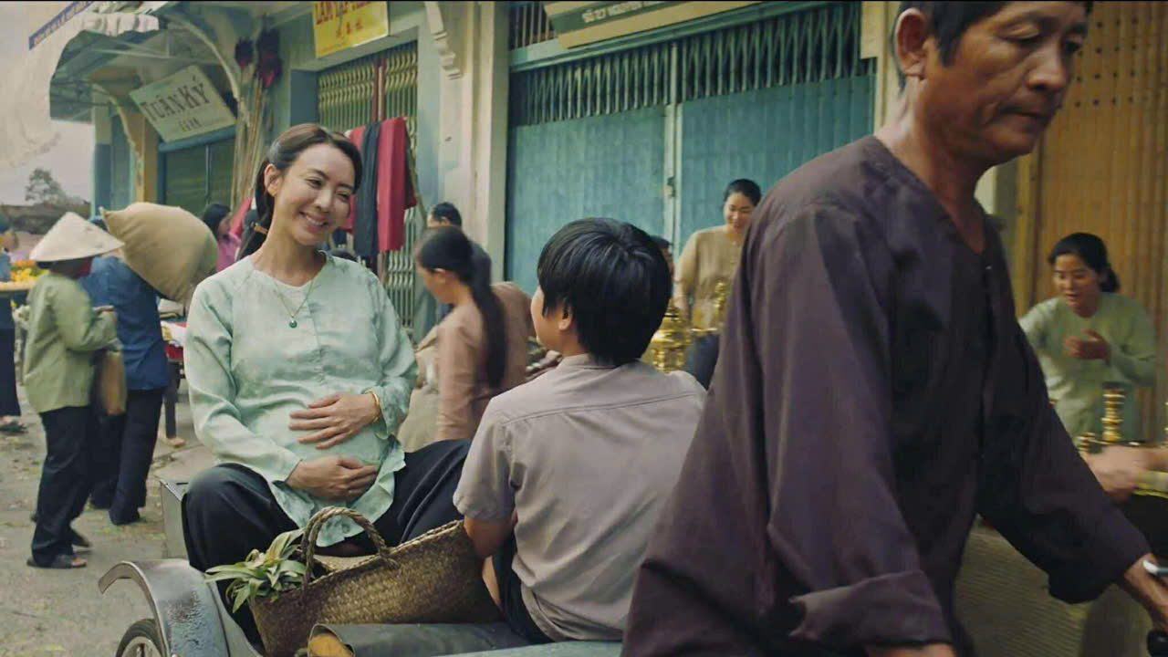 Thu Trang gây bất ngờ khi hóa trang già nua trong phim điện ảnh chiếu Tết, hứa hẹn lấy nước mắt khán giả - ảnh 8