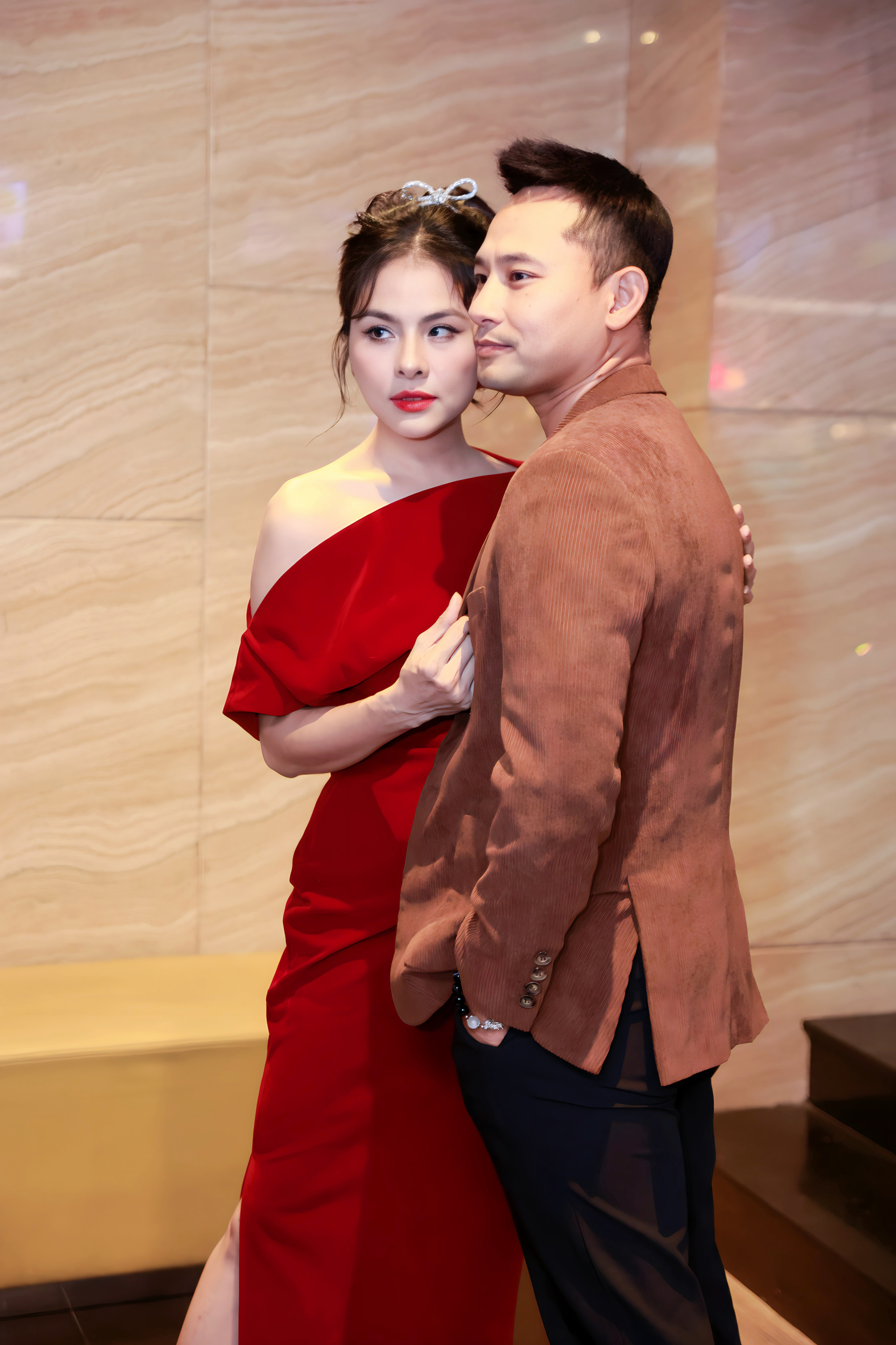 Vân Trang và Huỳnh Đông là anh em thân thiết trong nghề.