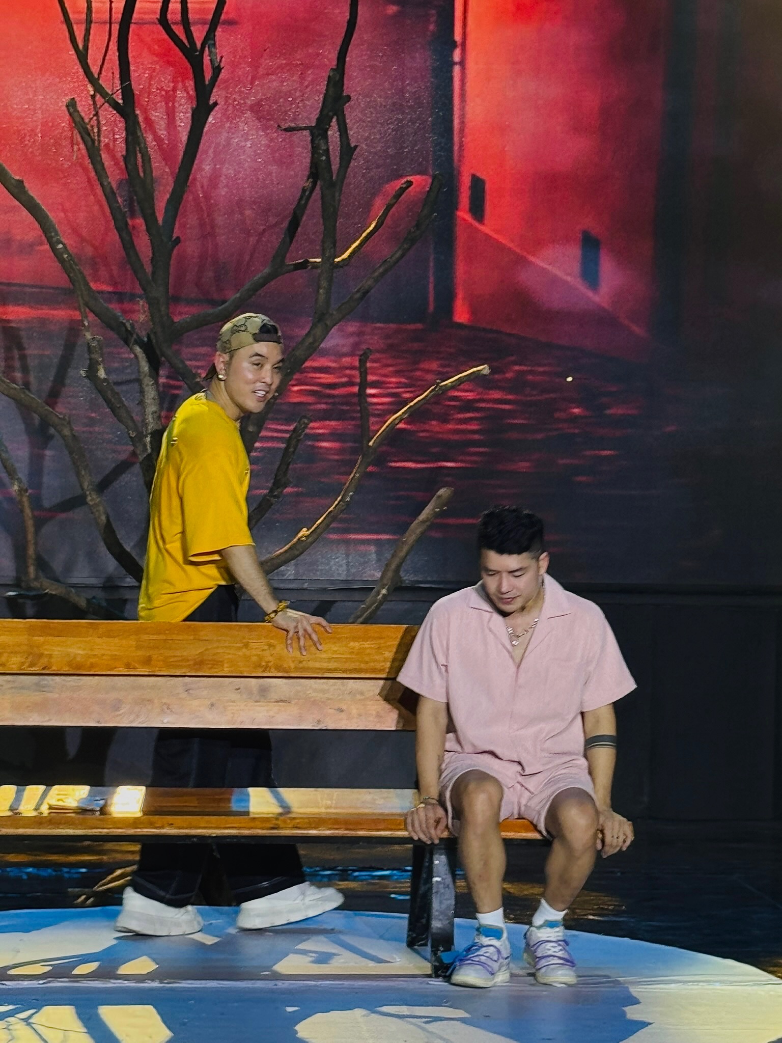 Ưng Hoàng Phúc hát bolero và trợ diễn cho Hái Gia Liu vì 1 lời hứa - ảnh 3