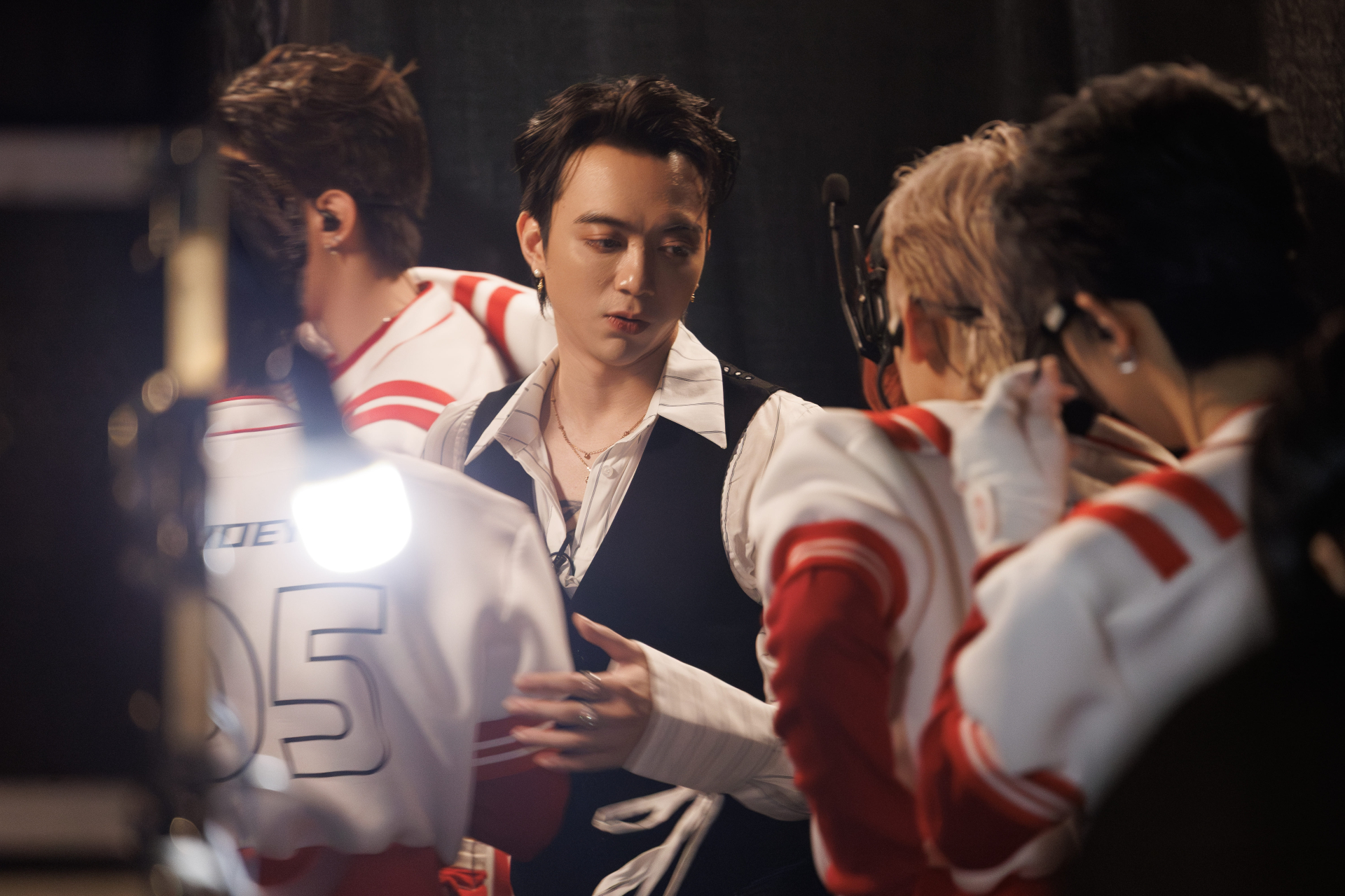 “Tân binh toàn năng” chinh phục khán giả với “Take a shot”, lọt top 1 thảo luận show giải trí trong tuần - ảnh 4