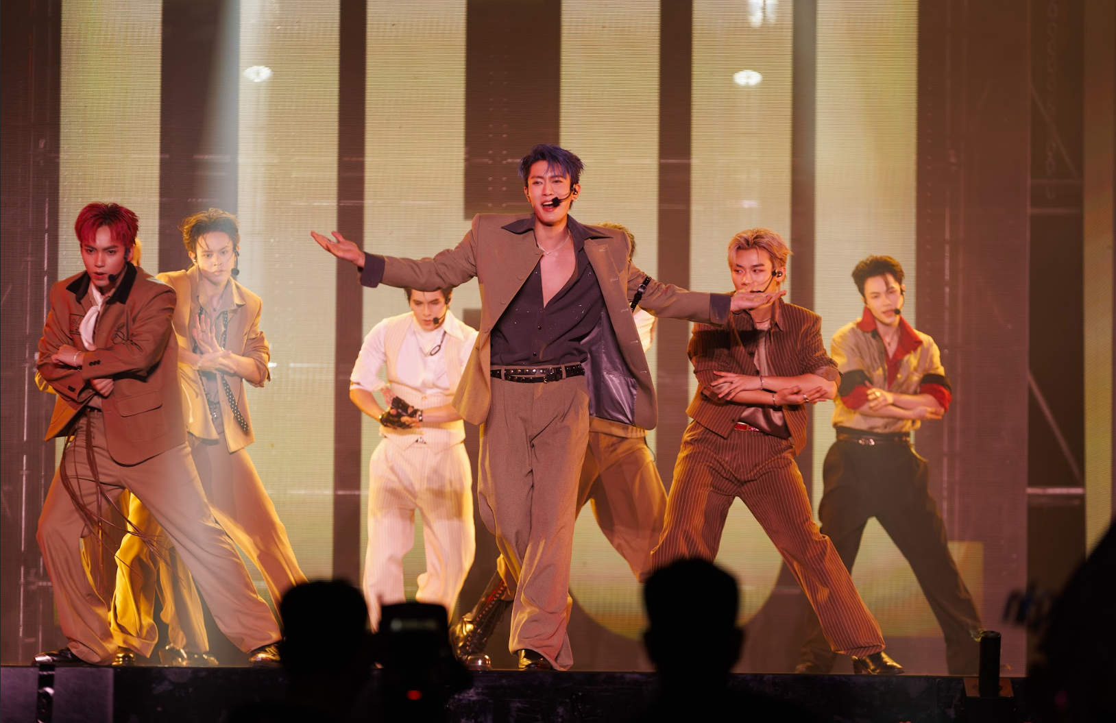 Tân Binh Toàn Năng: Take A Shot và Beautiful Girl được giới trẻ thích đến cỡ nào? - ảnh 4