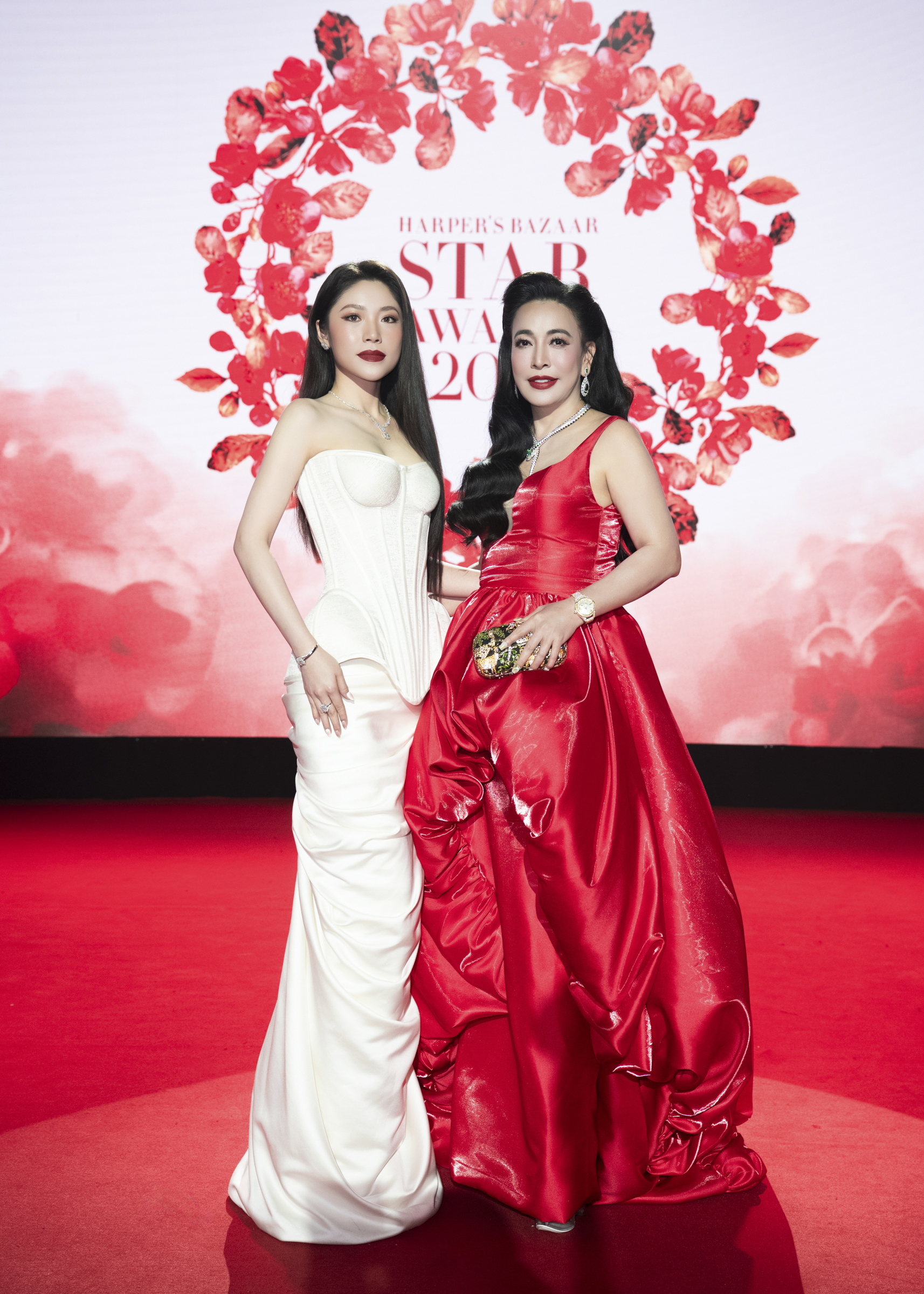 Hoa hậu Thanh Thảo lộ vai trần, chiếm spotlight với nhan sắc đậm chất Á Đông - ảnh 4