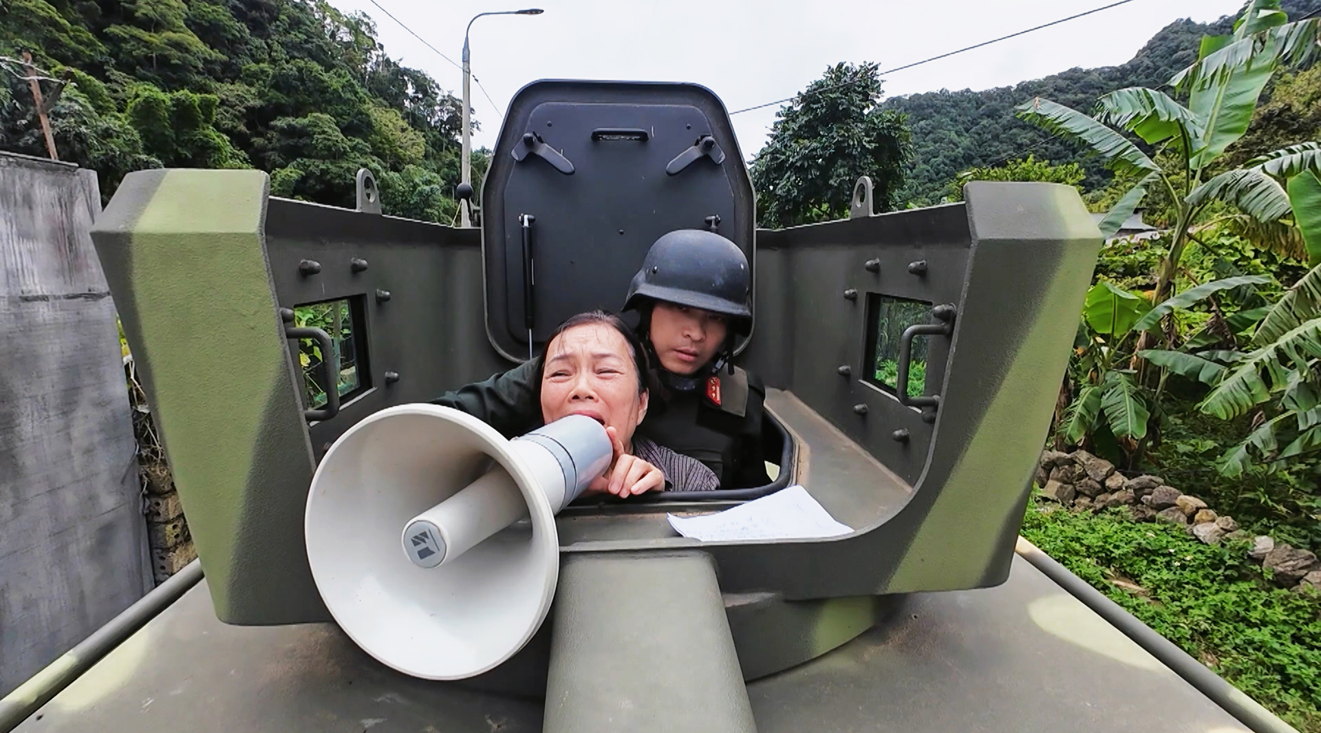 Tiến Luật, Neko Lê ngưỡng mộ trí tuệ và nghiệp vụ đỉnh cao của lực lượng CAND Việt Nam - ảnh 3