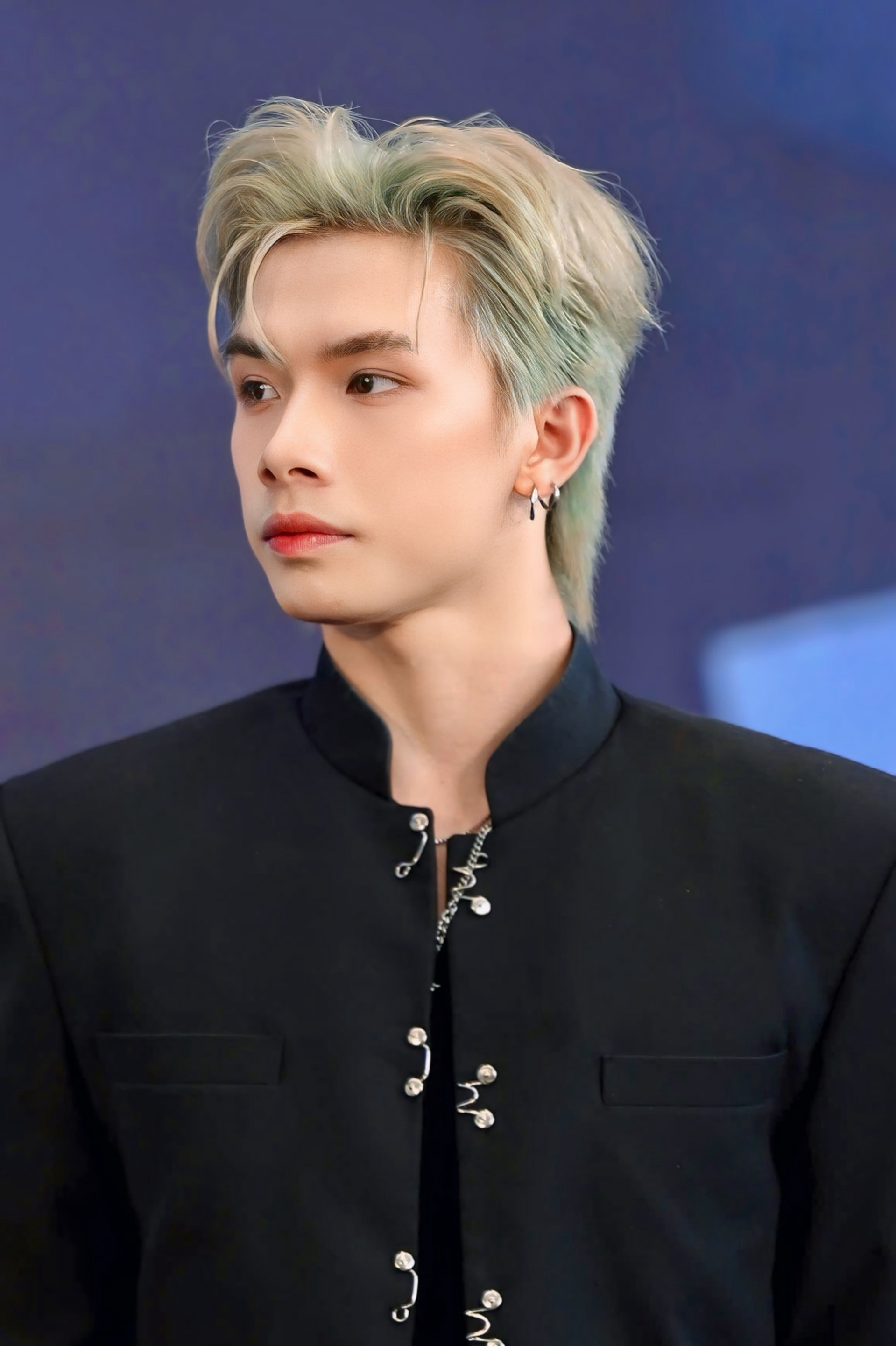 Top 11 'Tân binh toàn năng' khoe giọng hát live nội lực tại fanmeeting, hàng trăm khán giả hú hét - ảnh 9