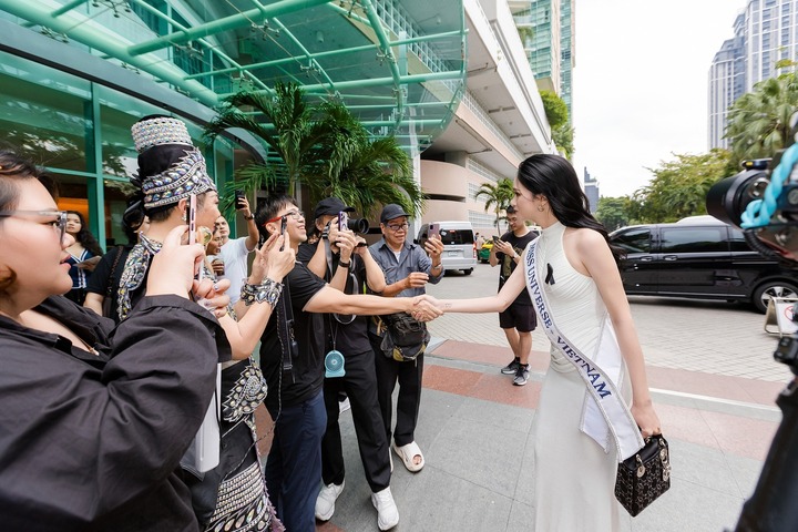 Hương Giang liên tục được truyền thông quốc tế săn đón khi thi Miss Universe - ảnh 6