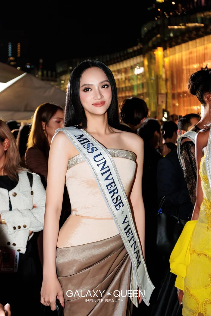 Hình ảnh của Hương Giang trong buổi tiệc trên du thuyền. Ảnh: Galaxy Queen