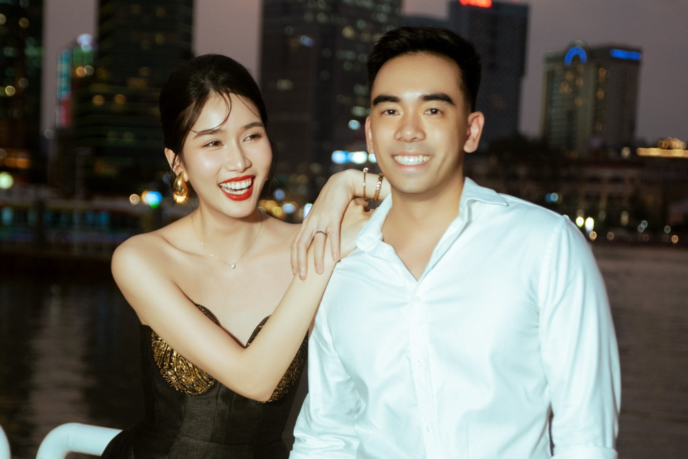 Á hậu Phương Anh hạnh phúc bên chồng