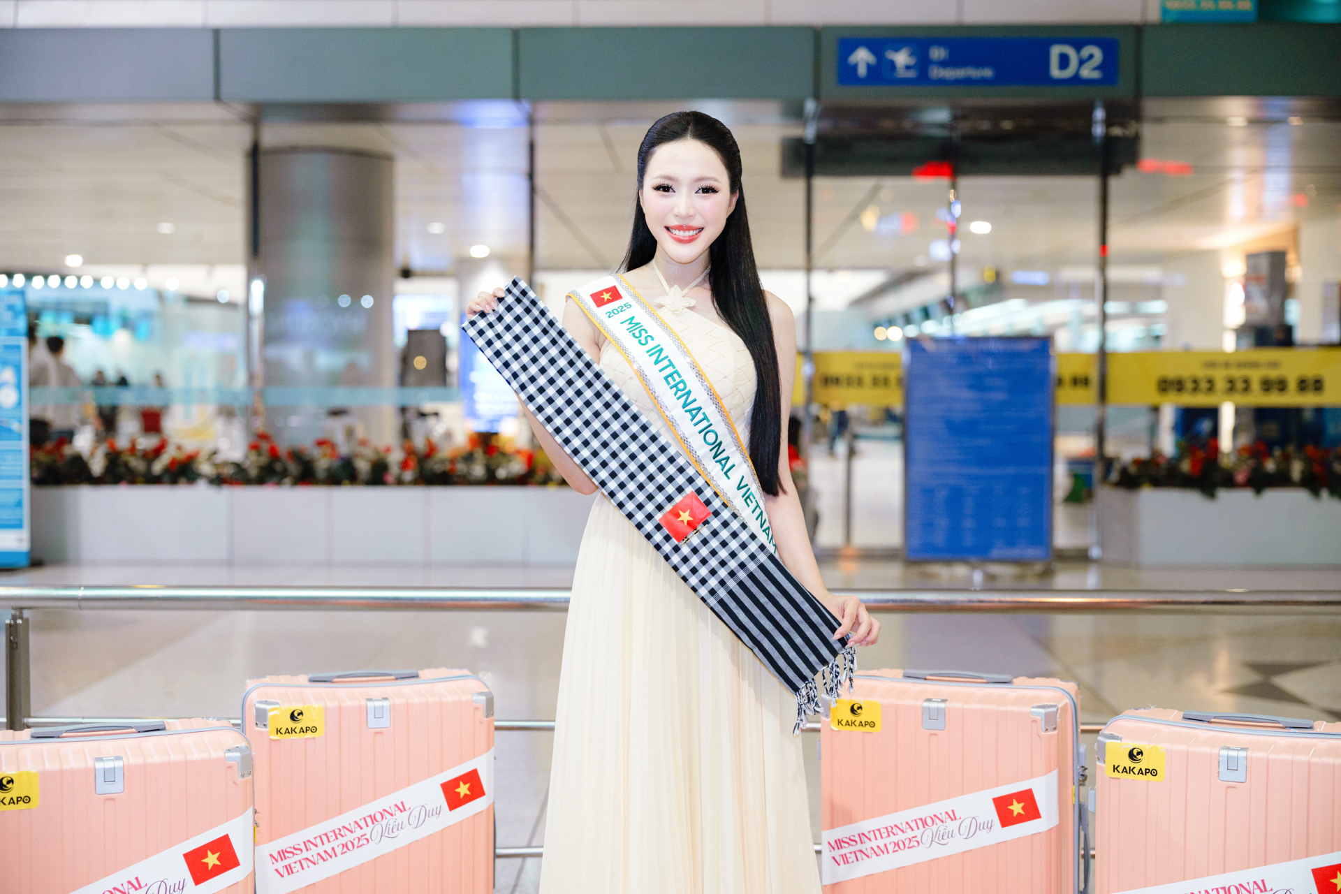Hoa hậu Kiều Duy mang 100 kg hành lý, 30 bộ trang phục sang Nhật thi Miss International - ảnh 8