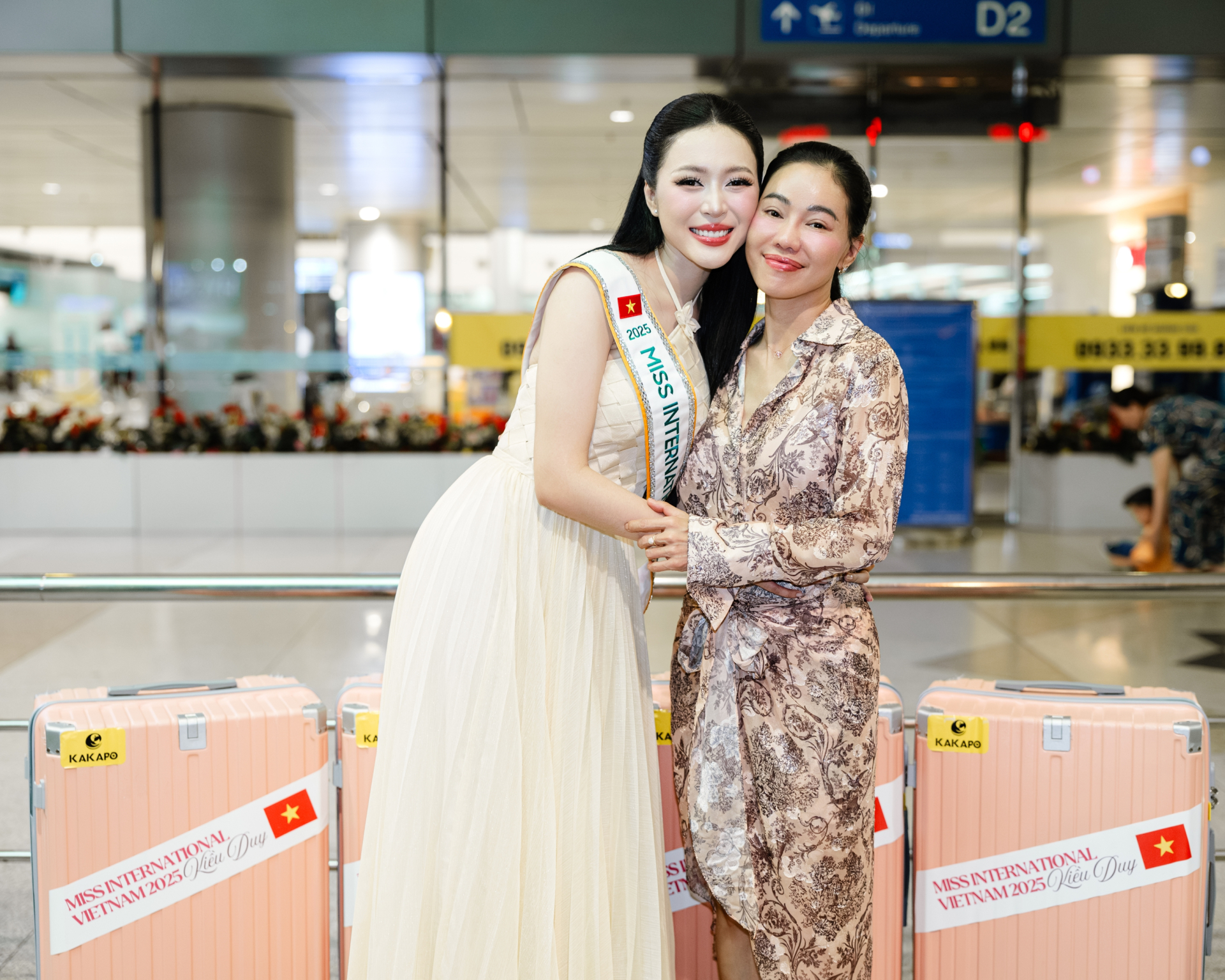 Hoa hậu Kiều Duy mang 100 kg hành lý, 30 bộ trang phục sang Nhật thi Miss International - ảnh 4