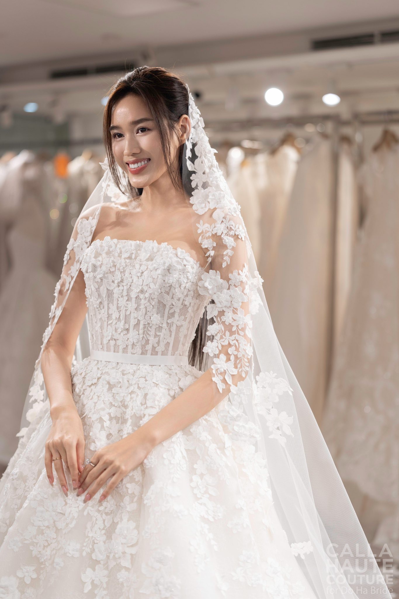 Hé lộ hậu trường sau đám cưới thế kỷ của Hoa hậu Đỗ Thị Hà  - ảnh 2