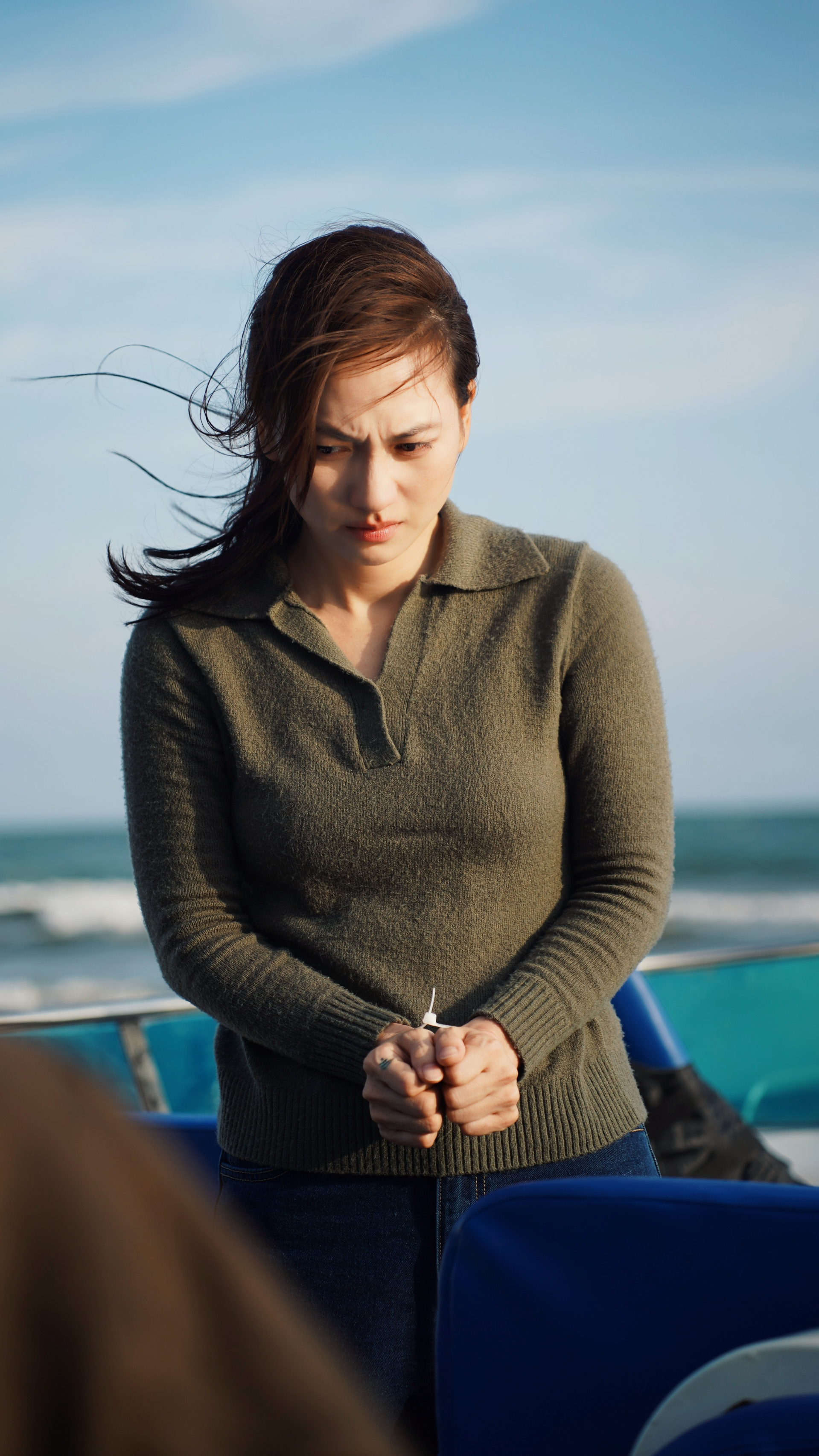 Phương Anh Đào “không dây dưa cảm xúc cá nhân” với Tuấn Trần trong teaser phim Tết 2026 - ảnh 2