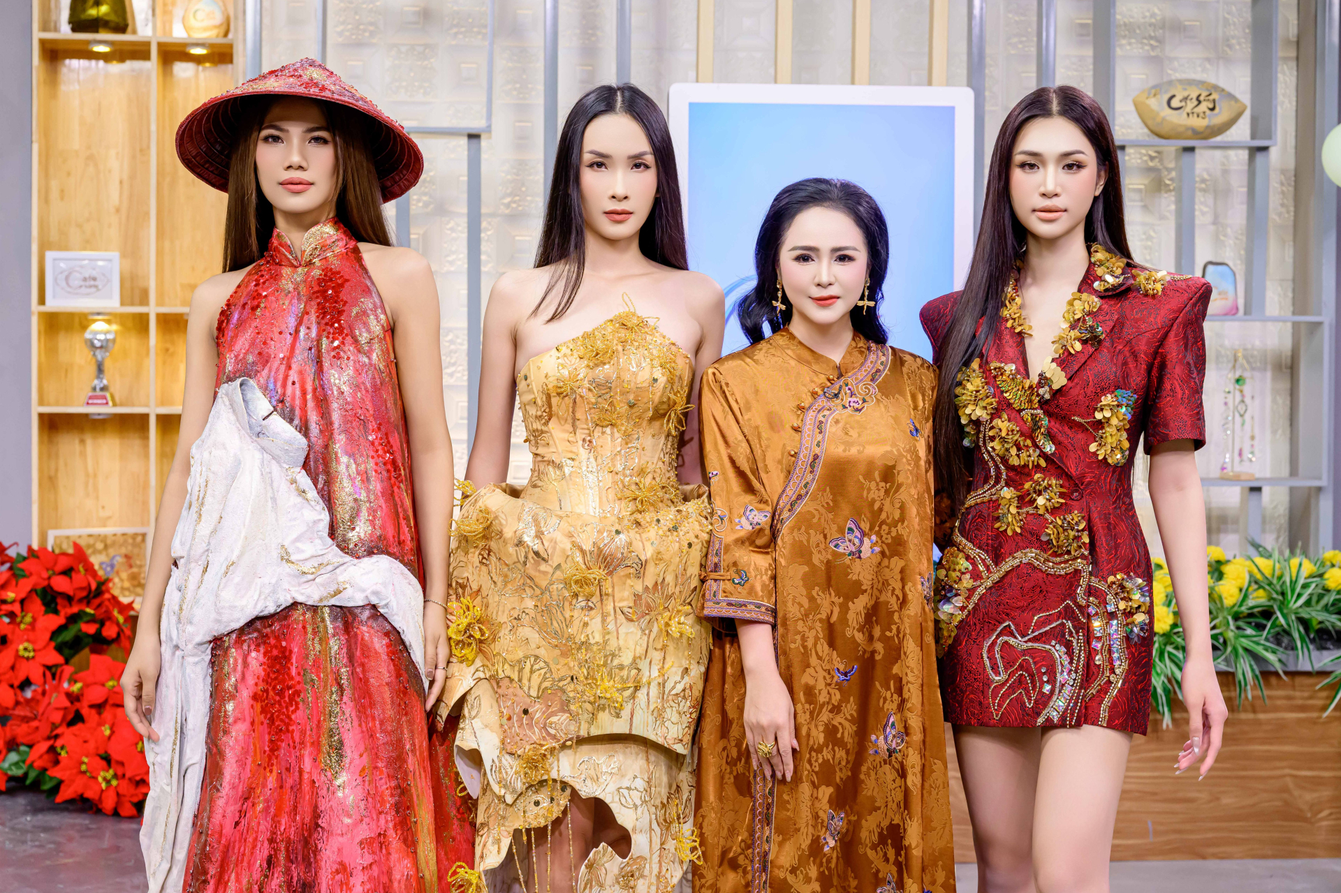 “Đoá hồng thép làng mốt” Thanh Hương Bùi tái hiện BST Manifeste trên sóng VTV - ảnh 2