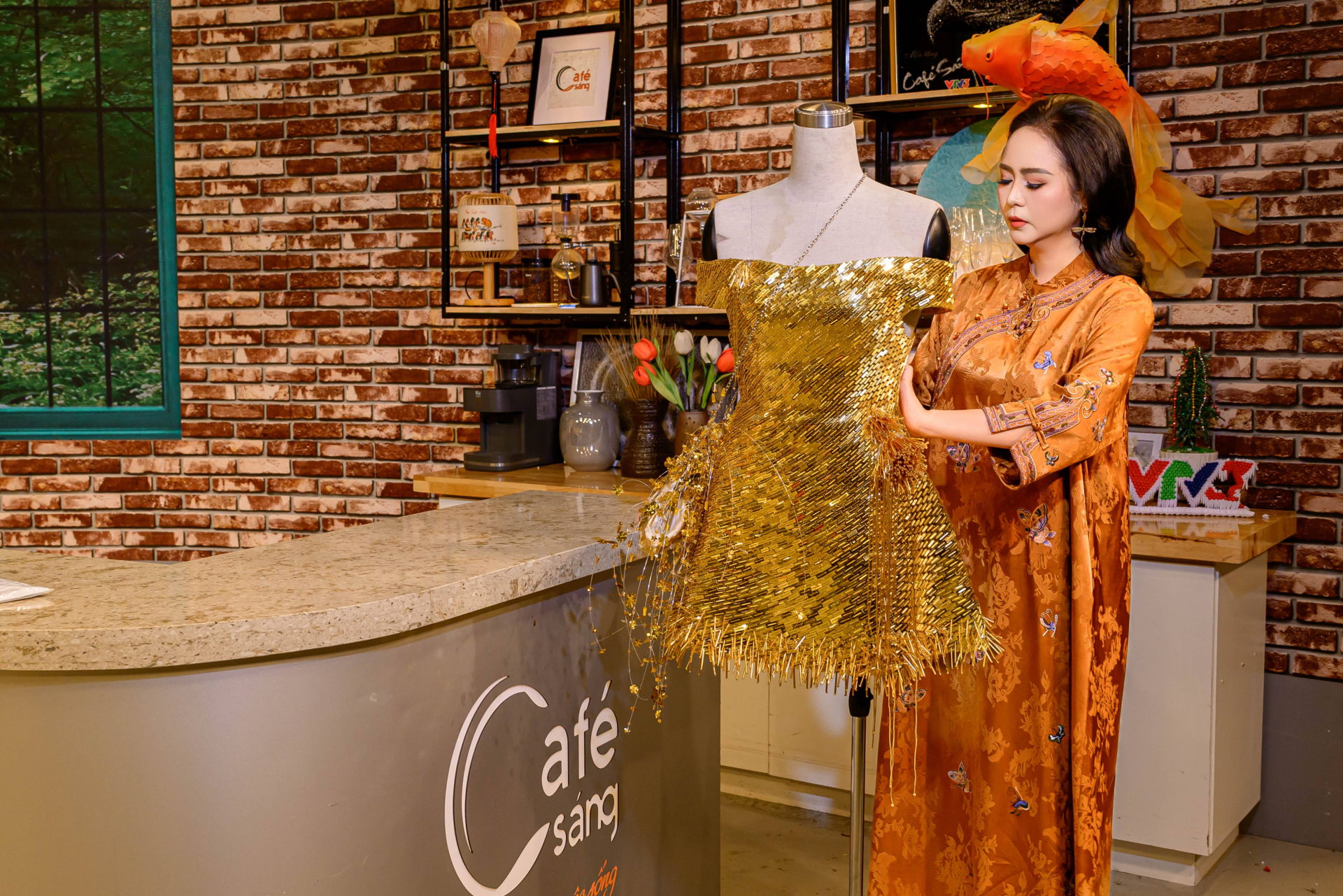 “Đoá hồng thép làng mốt” Thanh Hương Bùi tái hiện BST Manifeste trên sóng VTV - ảnh 6