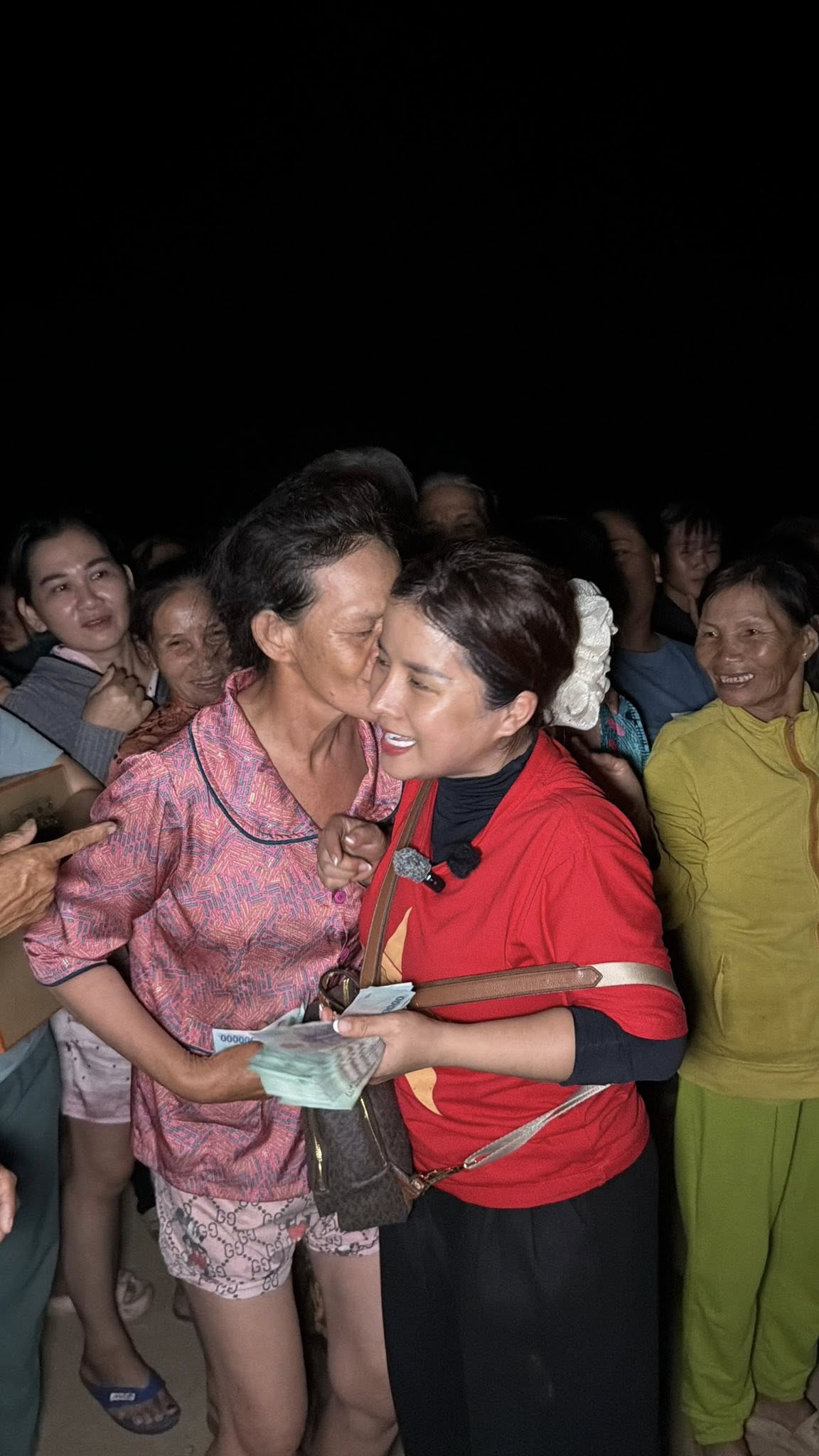 Bà Nhân Vlog khẳng định minh bạch và tự bỏ tiền cá nhân thực hiện từ thiện - ảnh 5