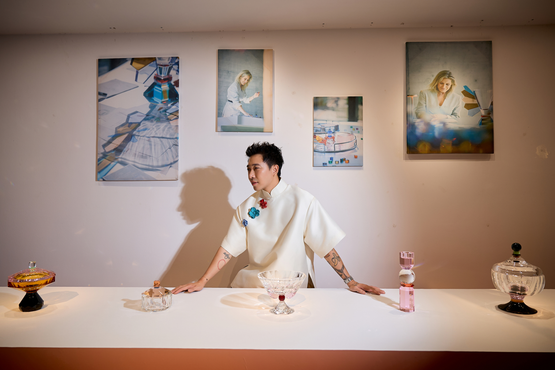 Bước tiến mới trong sự nghiệp nghệ thuật của stylist Hoàng Ku - ảnh 5