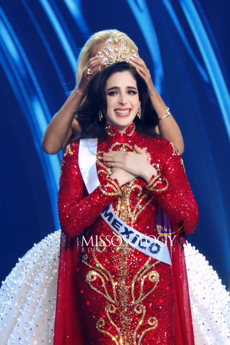 Đại diện Mexico đăng quang gây tranh cãi