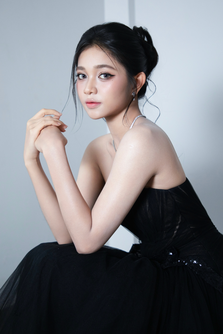 Á hậu Huỳnh Minh Kiên