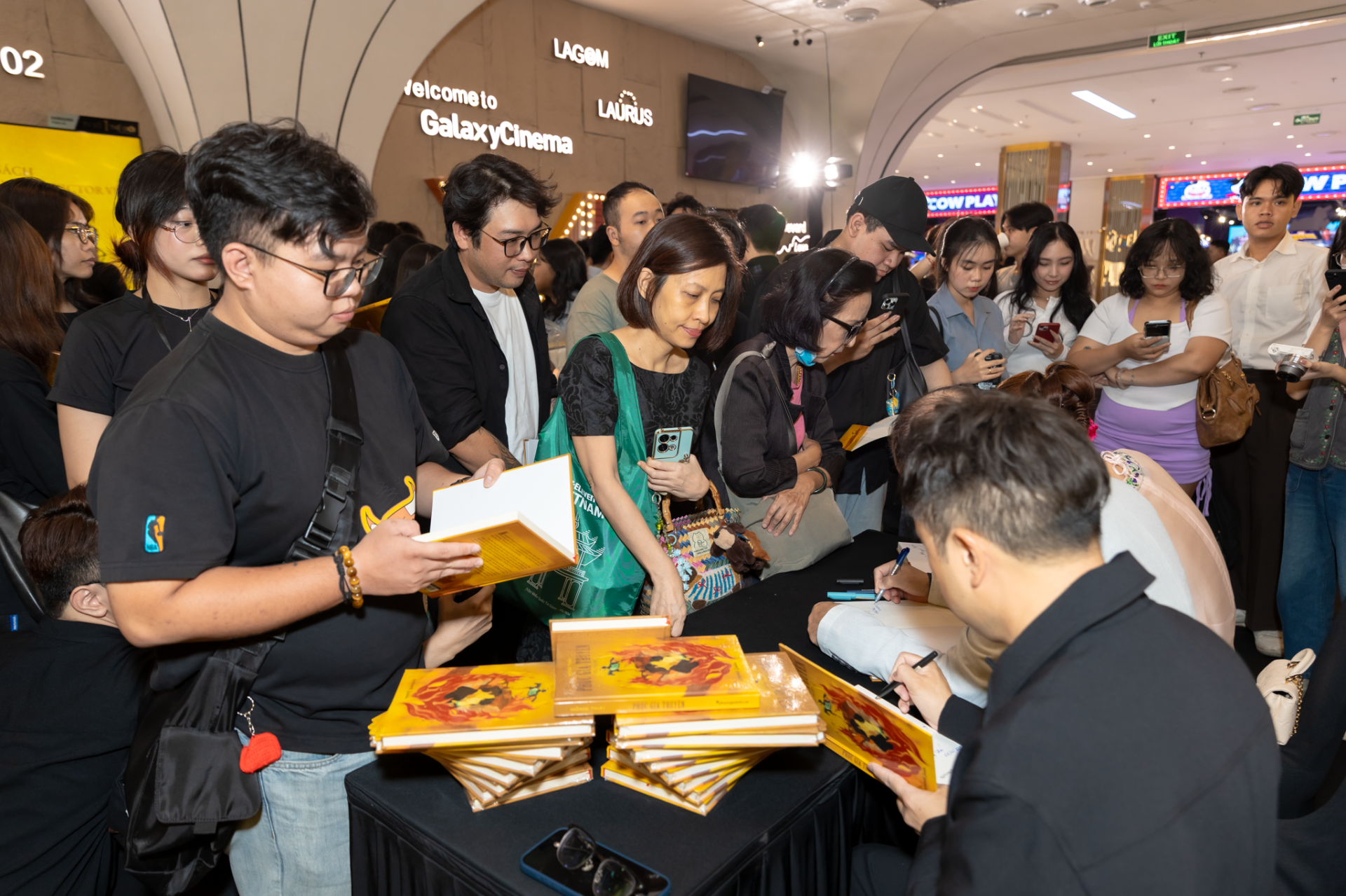 Victor Vũ hé lộ dự án điện ảnh mới: “Thám Tử Kiên: Lời Nguyền Hoàng Kim” - ảnh 3