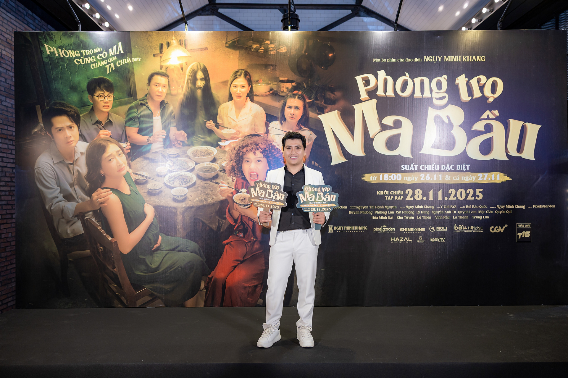 Phim hài - kinh dị Phòng Trọ Ma Bầu ra mắt, hàng loạt sao Việt đổ bộ thảm đỏ - ảnh 1