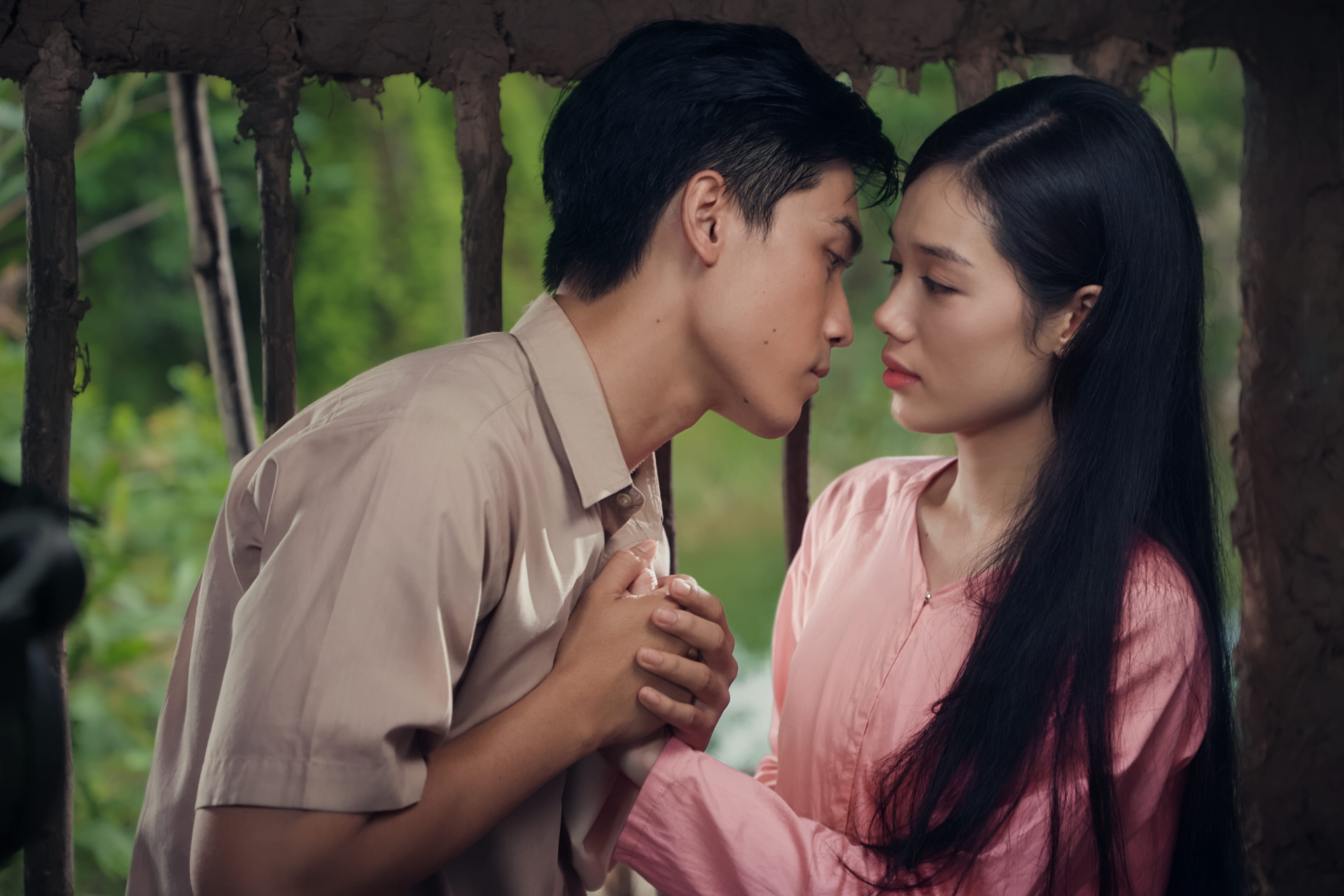 Thu Trang gây bất ngờ khi công khai “người tình màn ảnh” Ngọc Thuận trong “Ai Thương Ai Mến” - ảnh 4