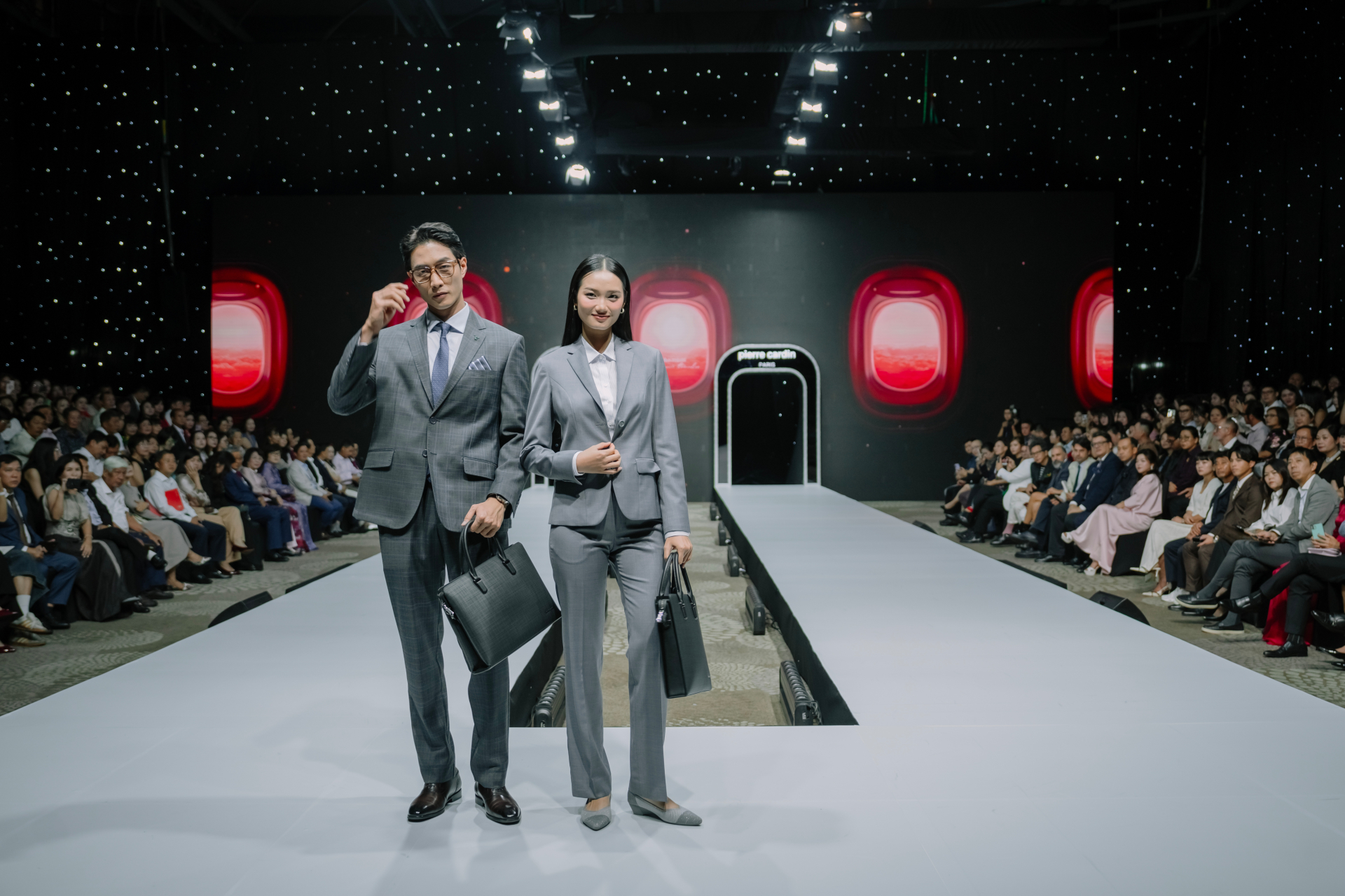 Á hậu Quỳnh Anh và người mẫu Khoai Vũ cùng đảm nhận vai trò vedette